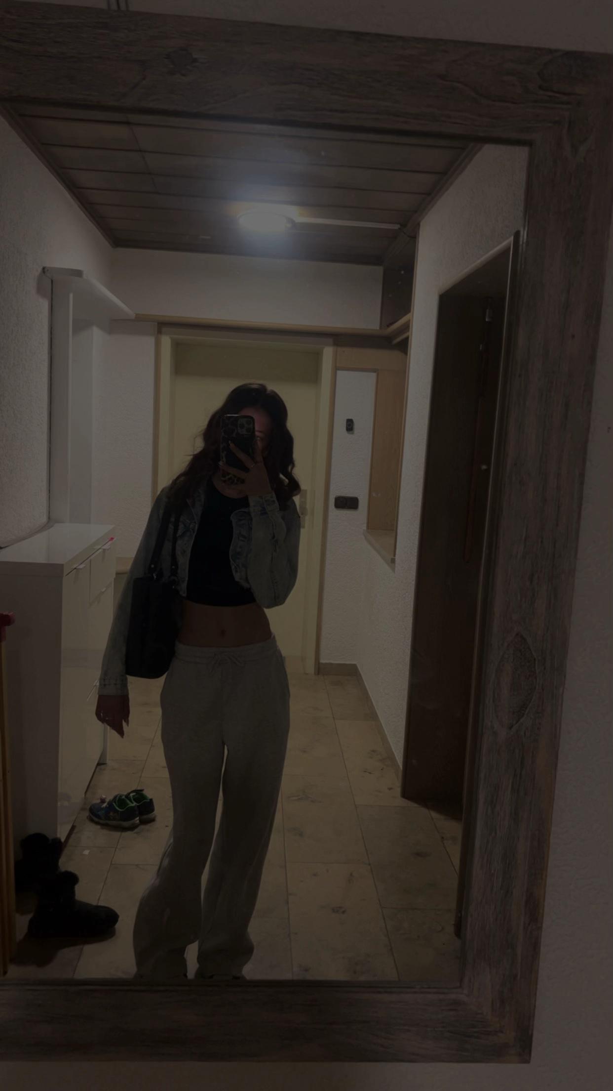 @๐๐๐ฒ๐ฅ๐จ