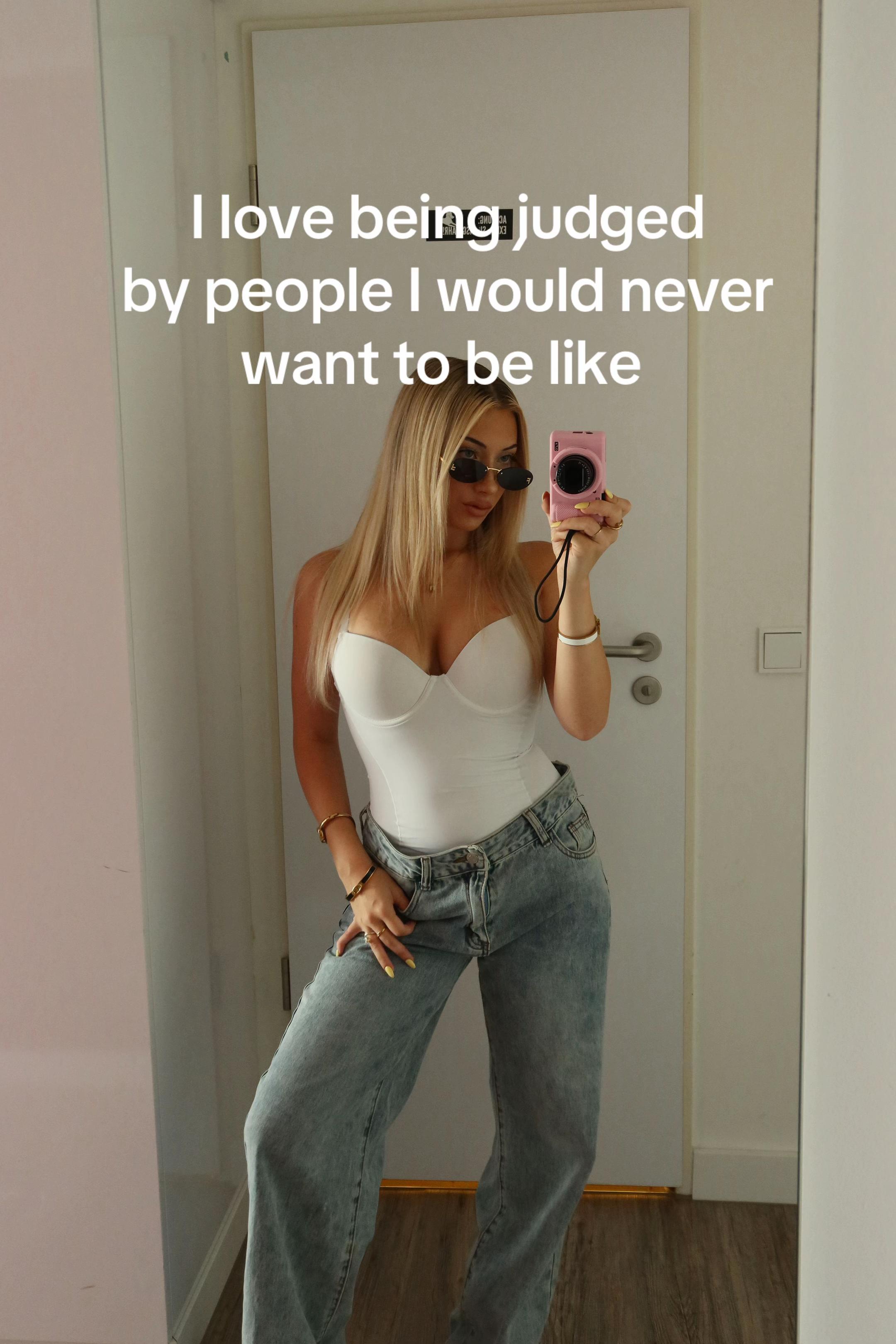 @Sophia