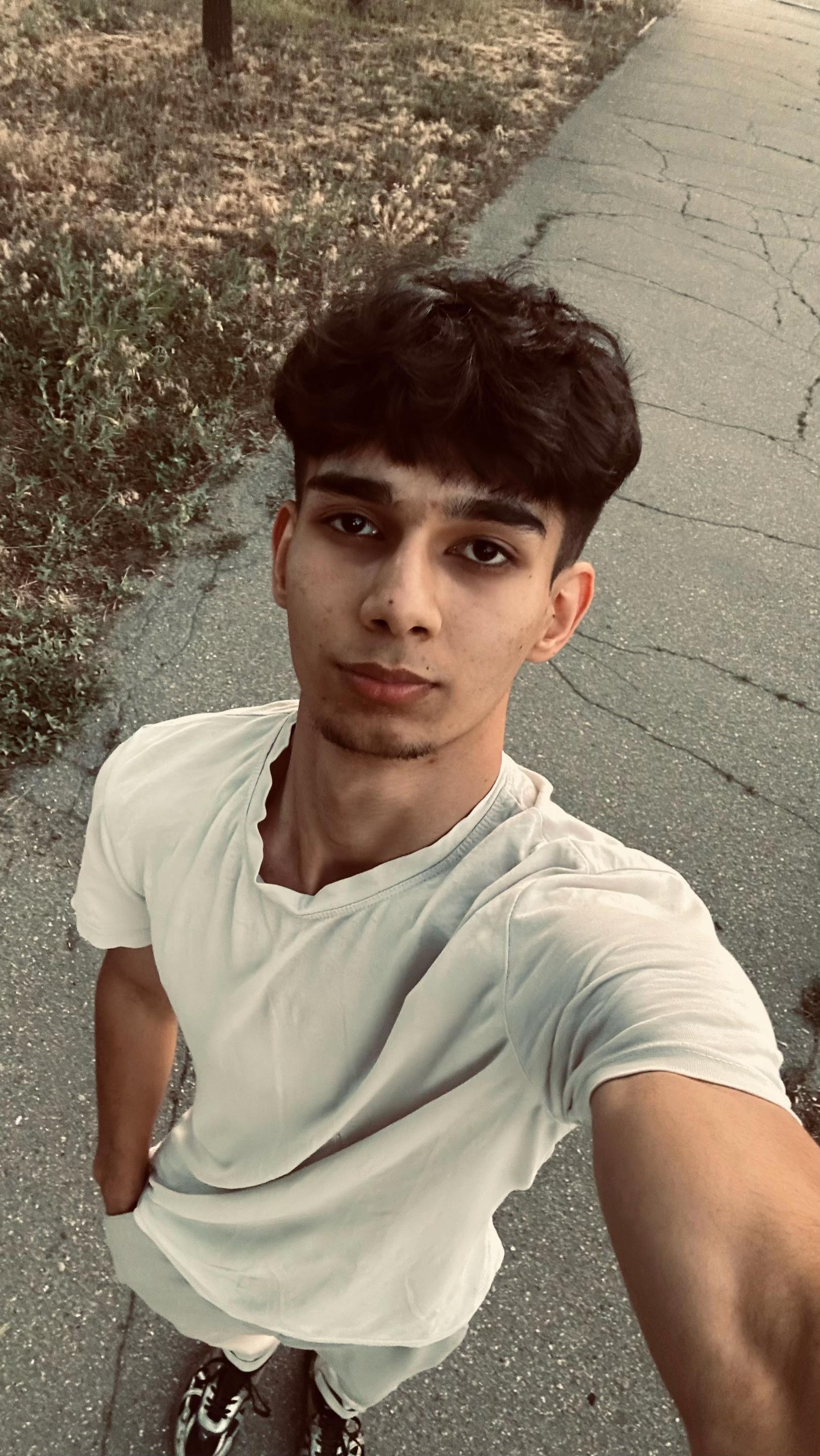 @AniL 🕷️