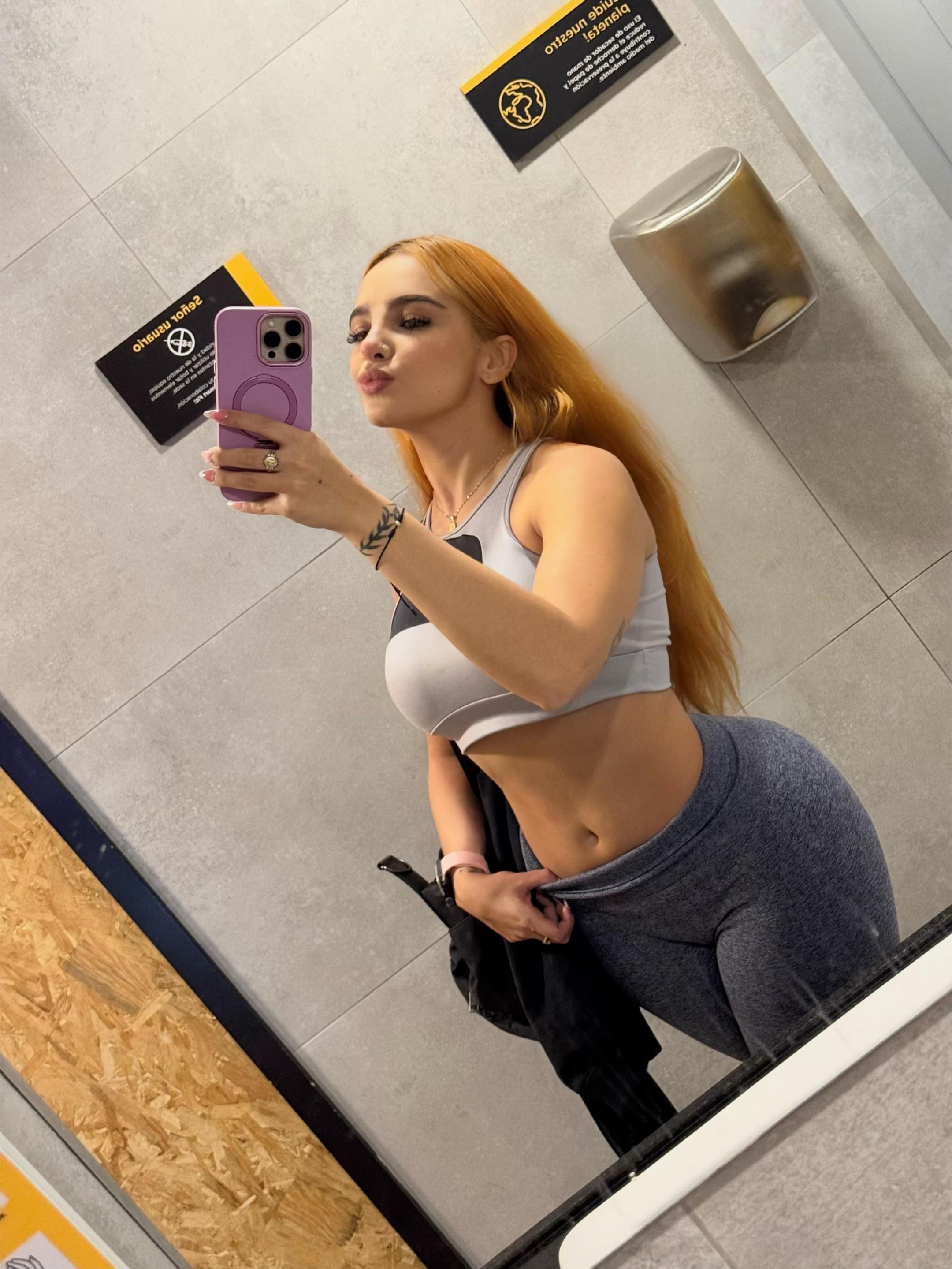 @evelyncastanoo 🧡