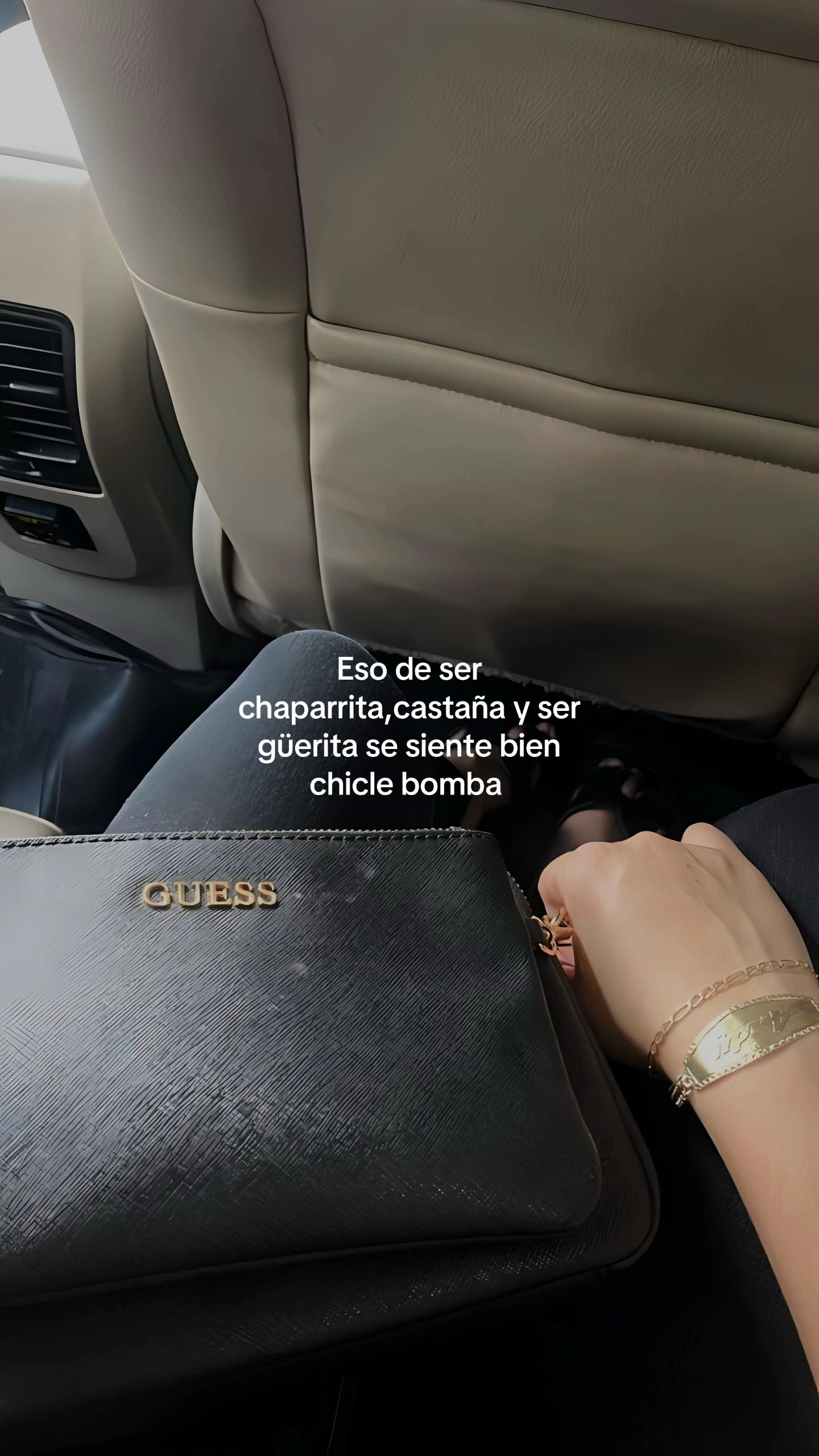 @•