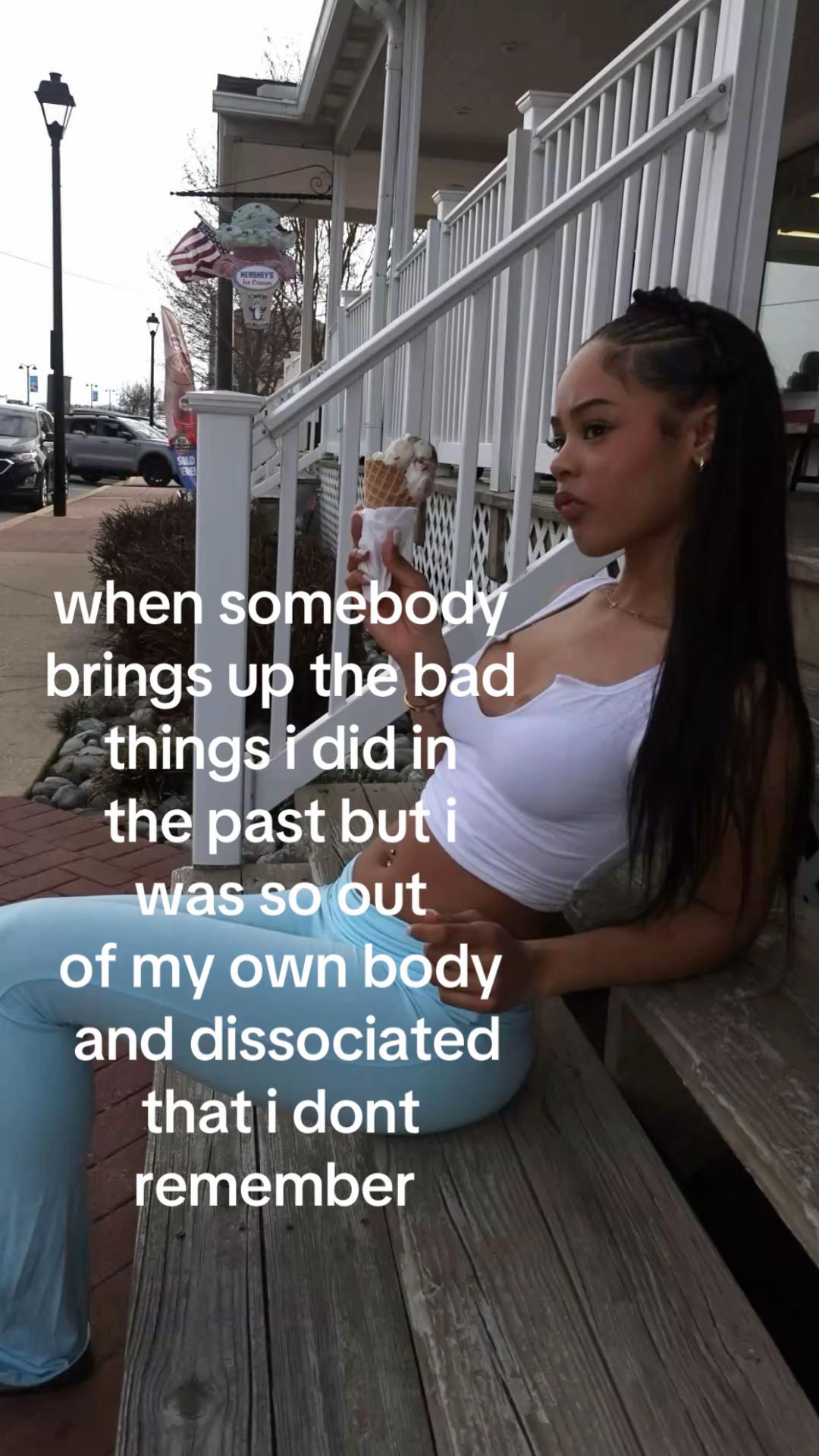 @𝒱