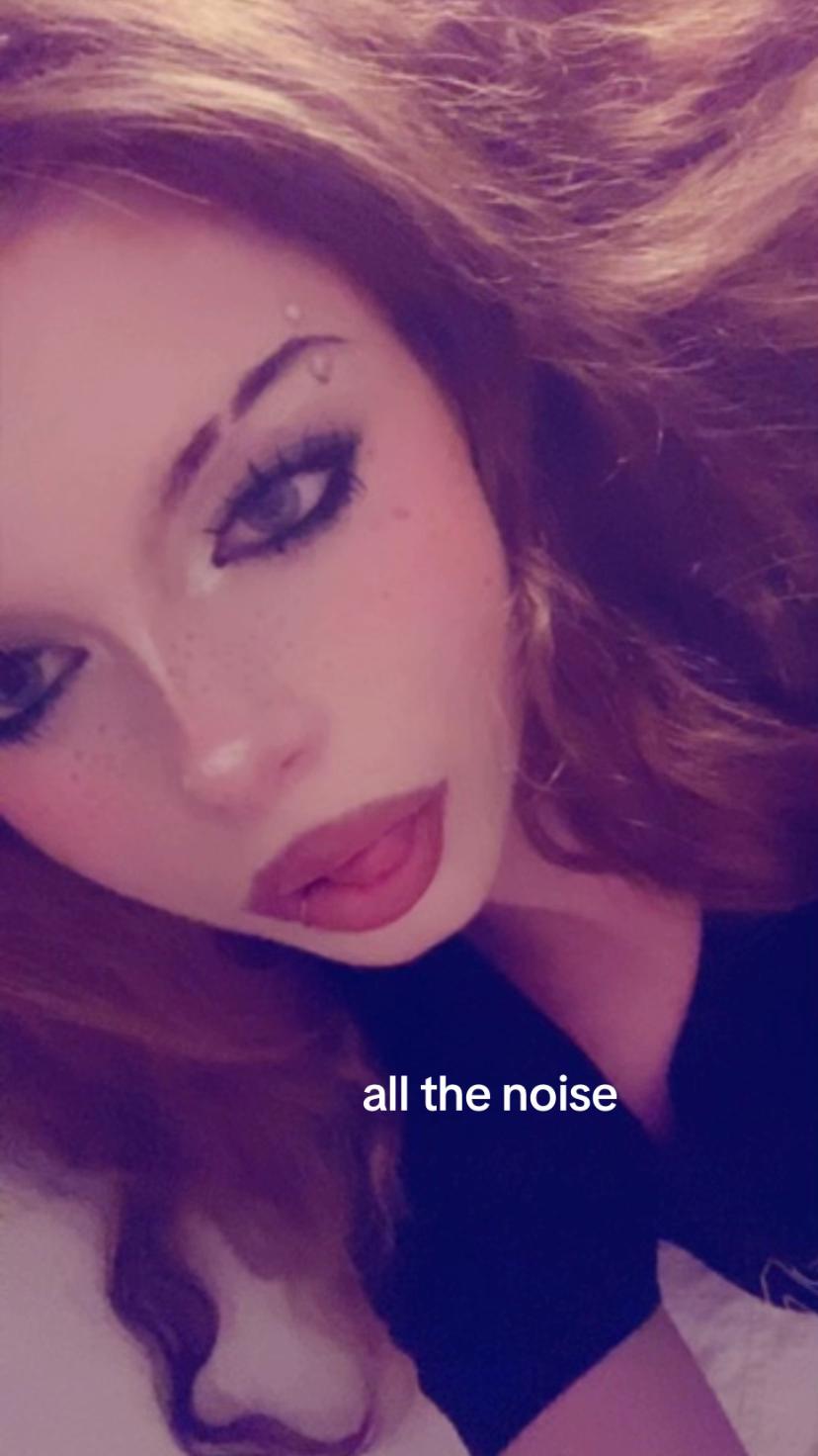 @⋆˚࿔ anni 𝜗𝜚˚⋆