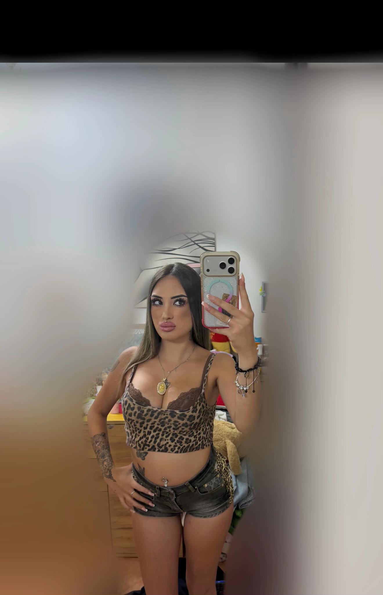 @auroraliotta__