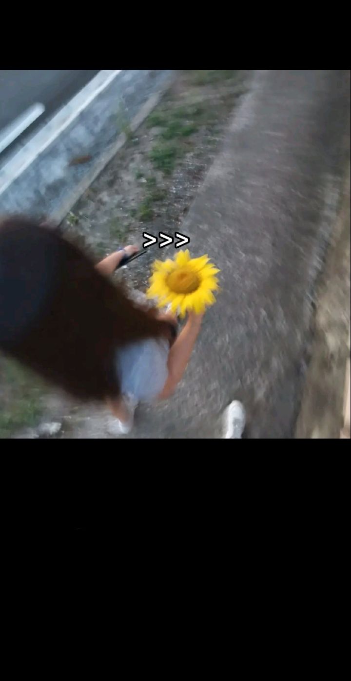 @Iza_roxi