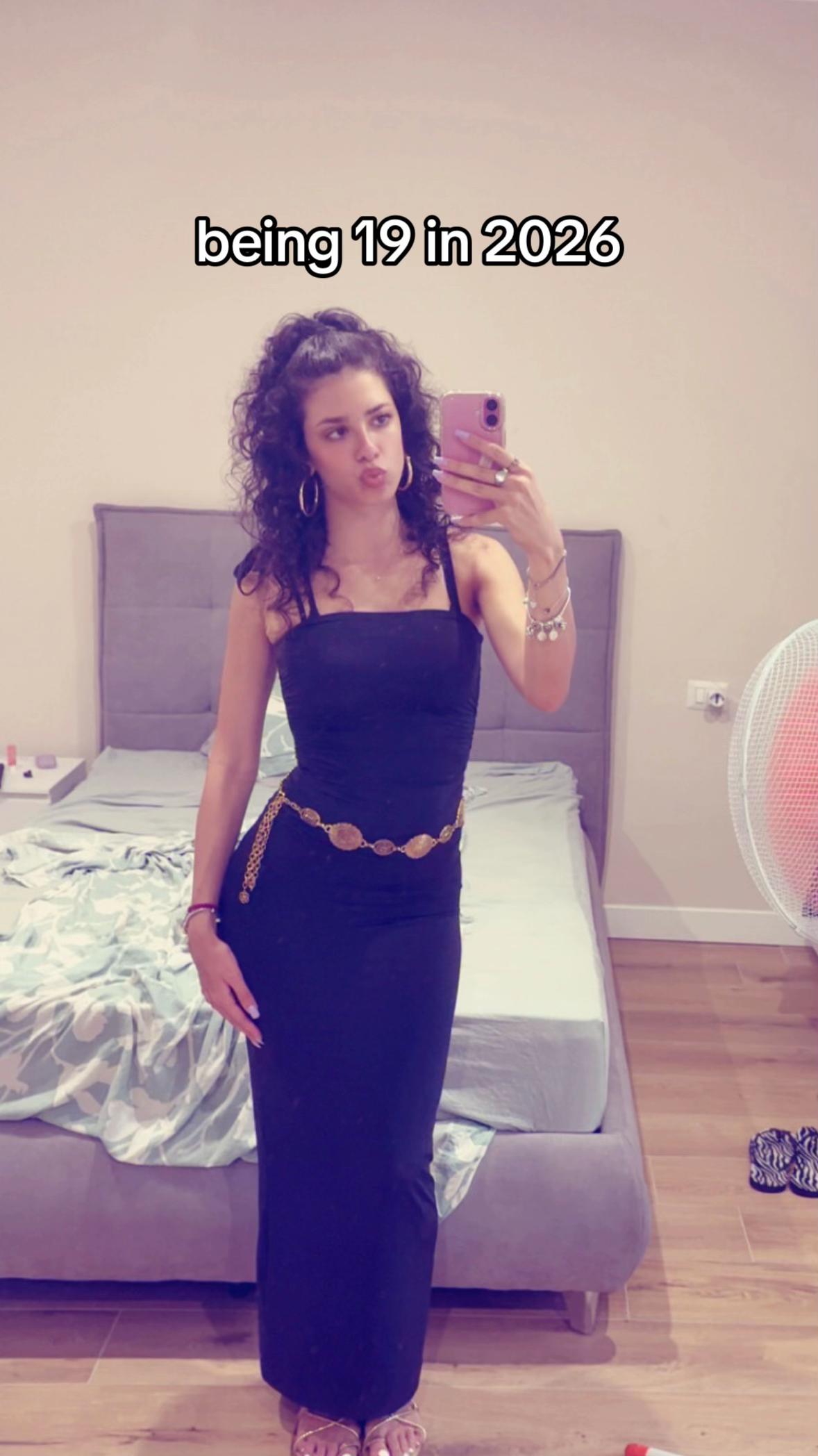 @Giulia シ