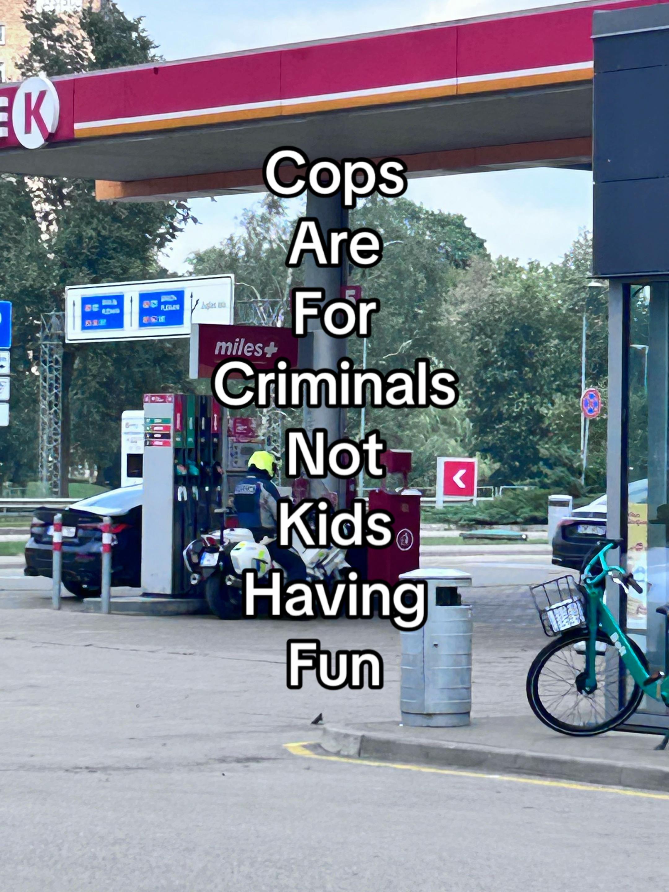 @𝔎𝔯𝔦𝔰𝔱𝔢𝔯𝔰_A1