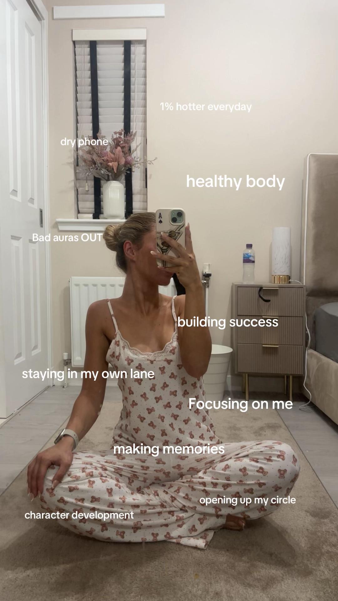 @Elise day - Nakdbeauty