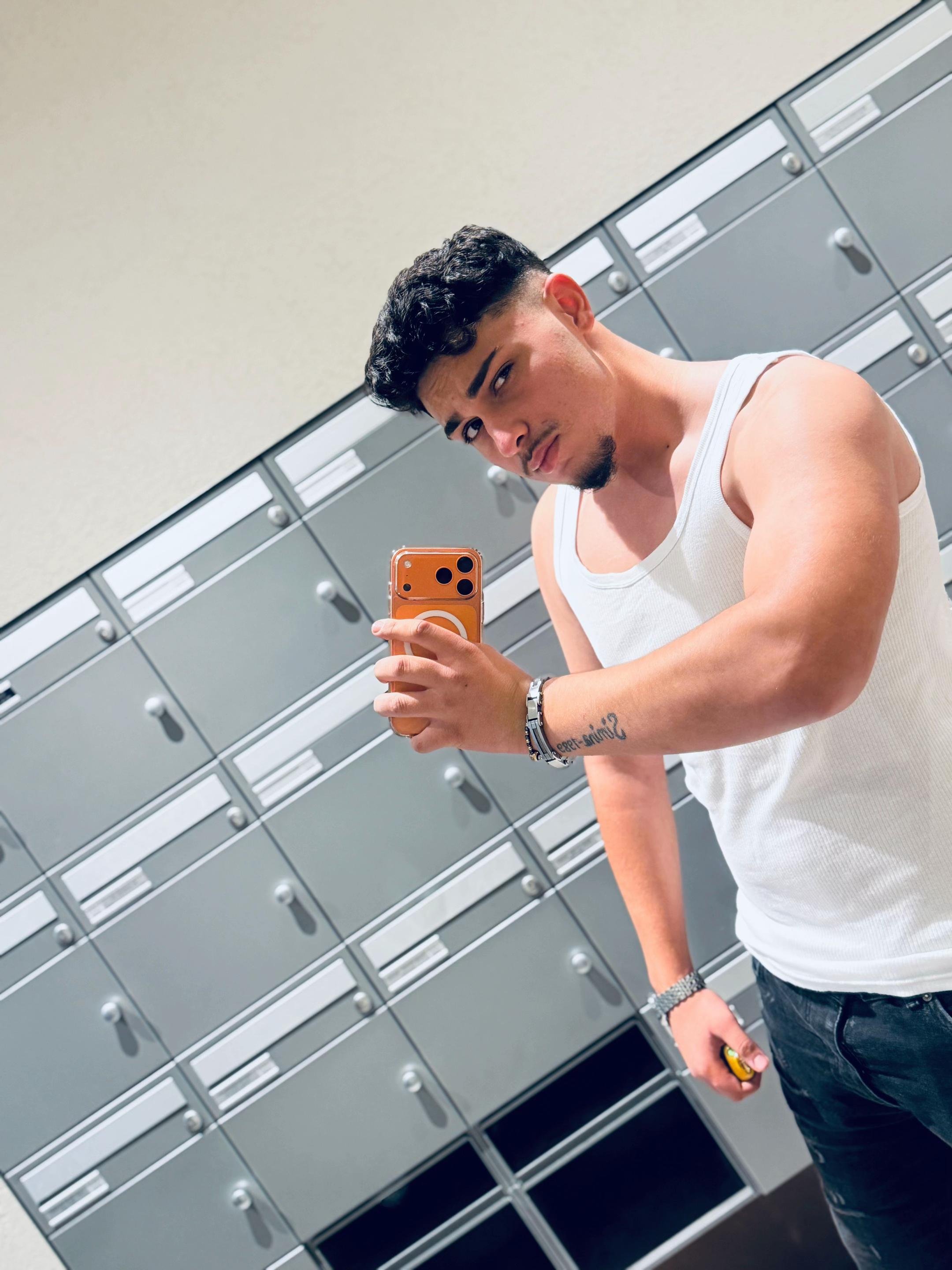 @Italianul