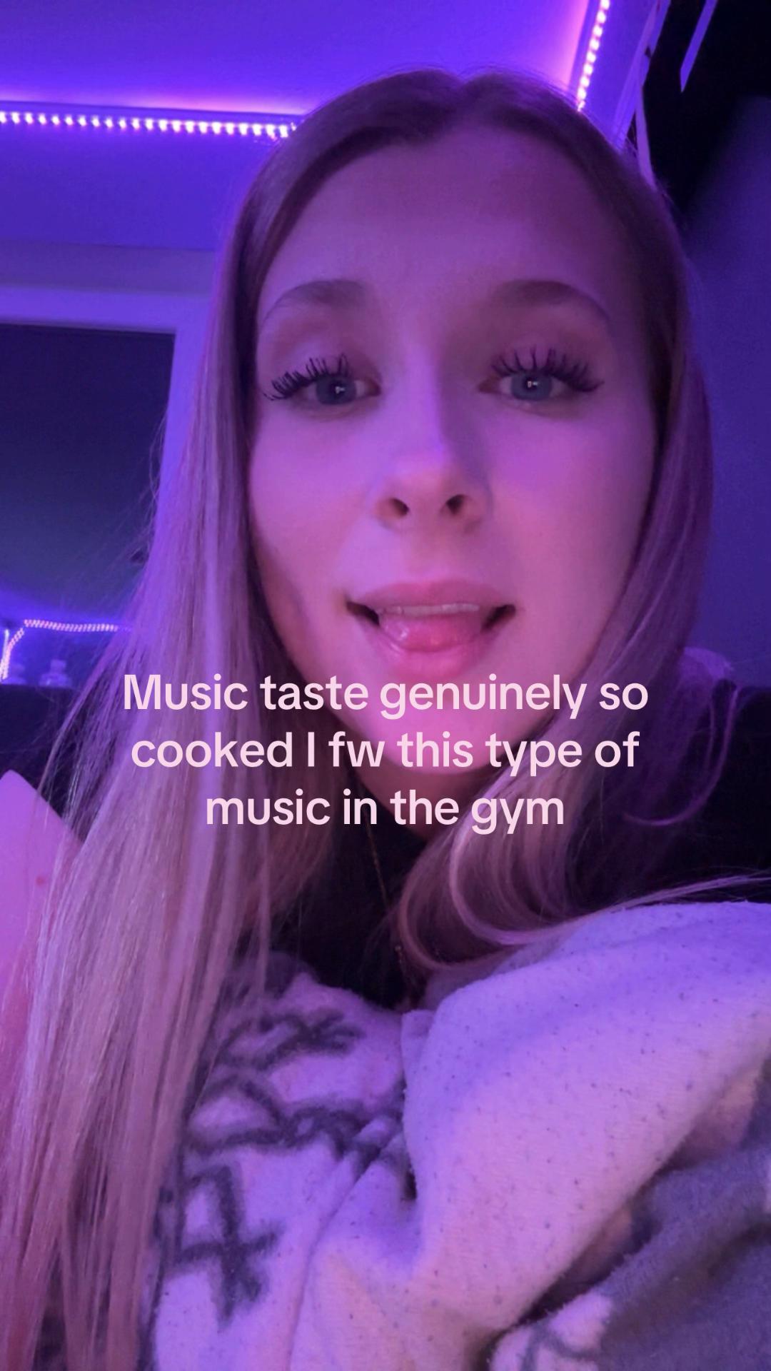 @Leonie