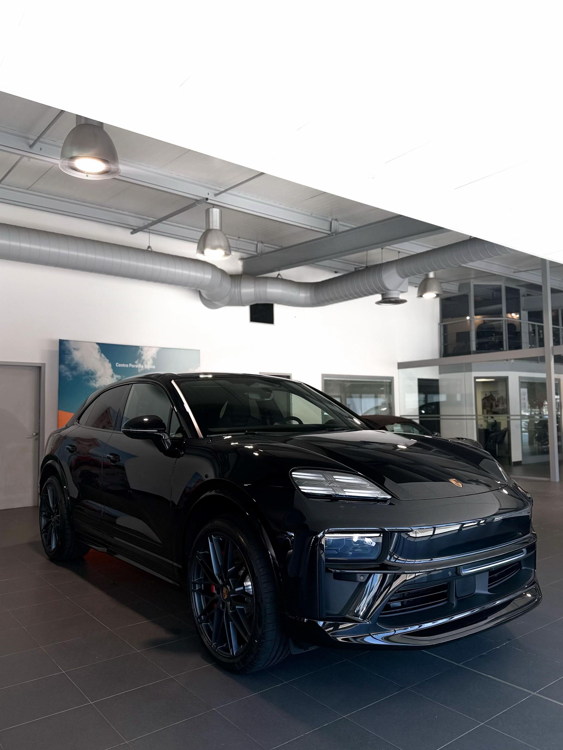 @Centre Porsche Bastia