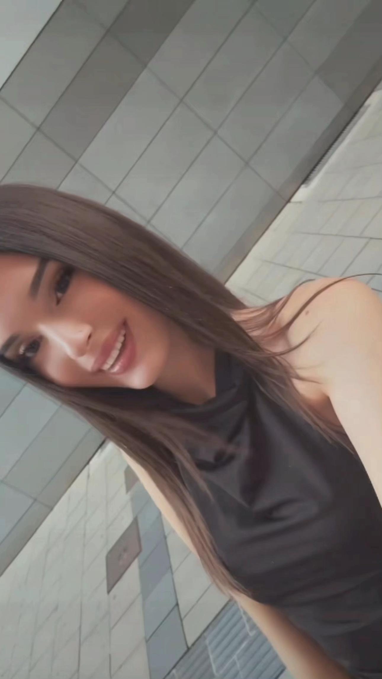 @𑣲𝐸
