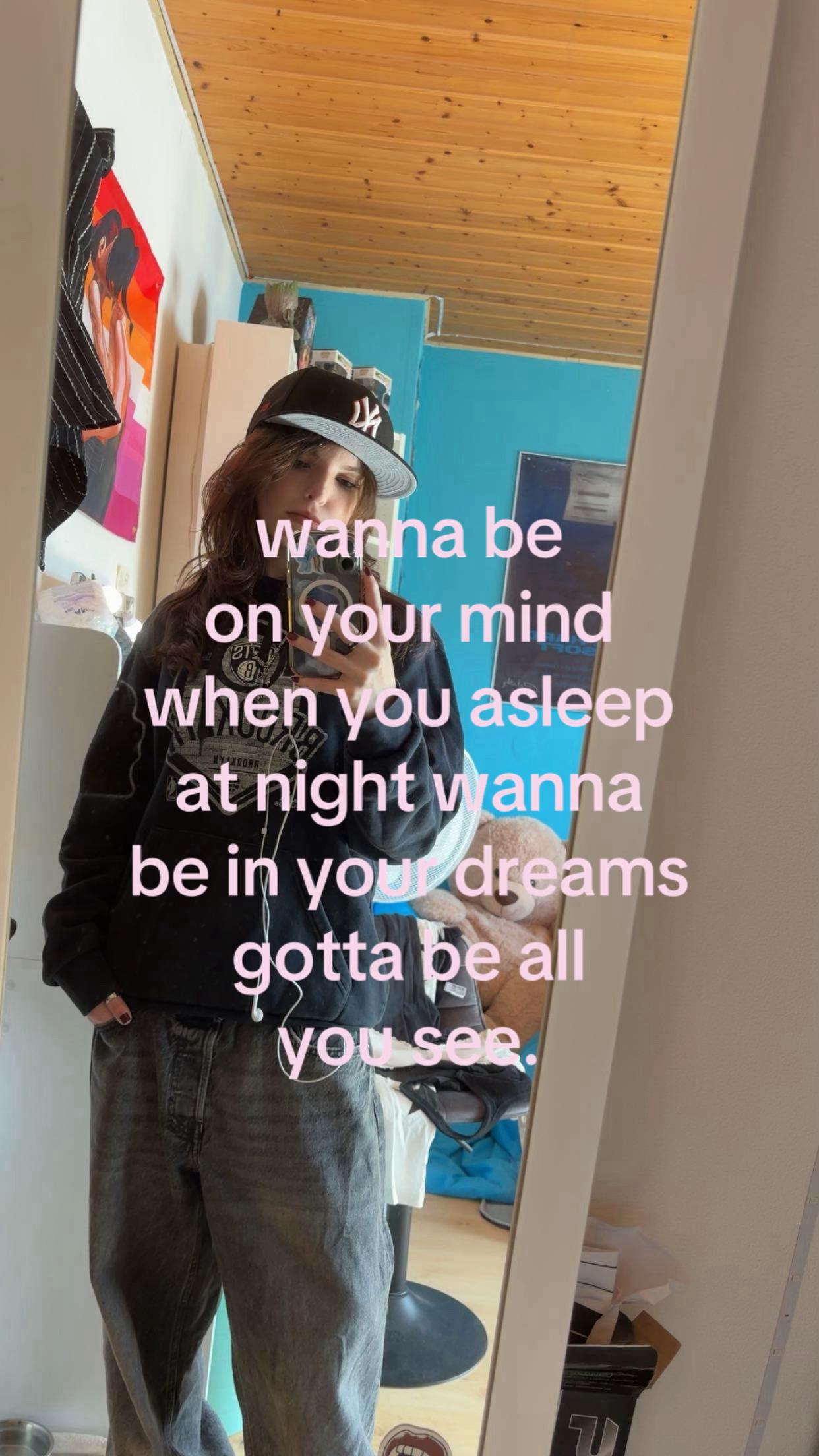 @𝒯𝒶𝓂𝒾🦝🛹🎸
