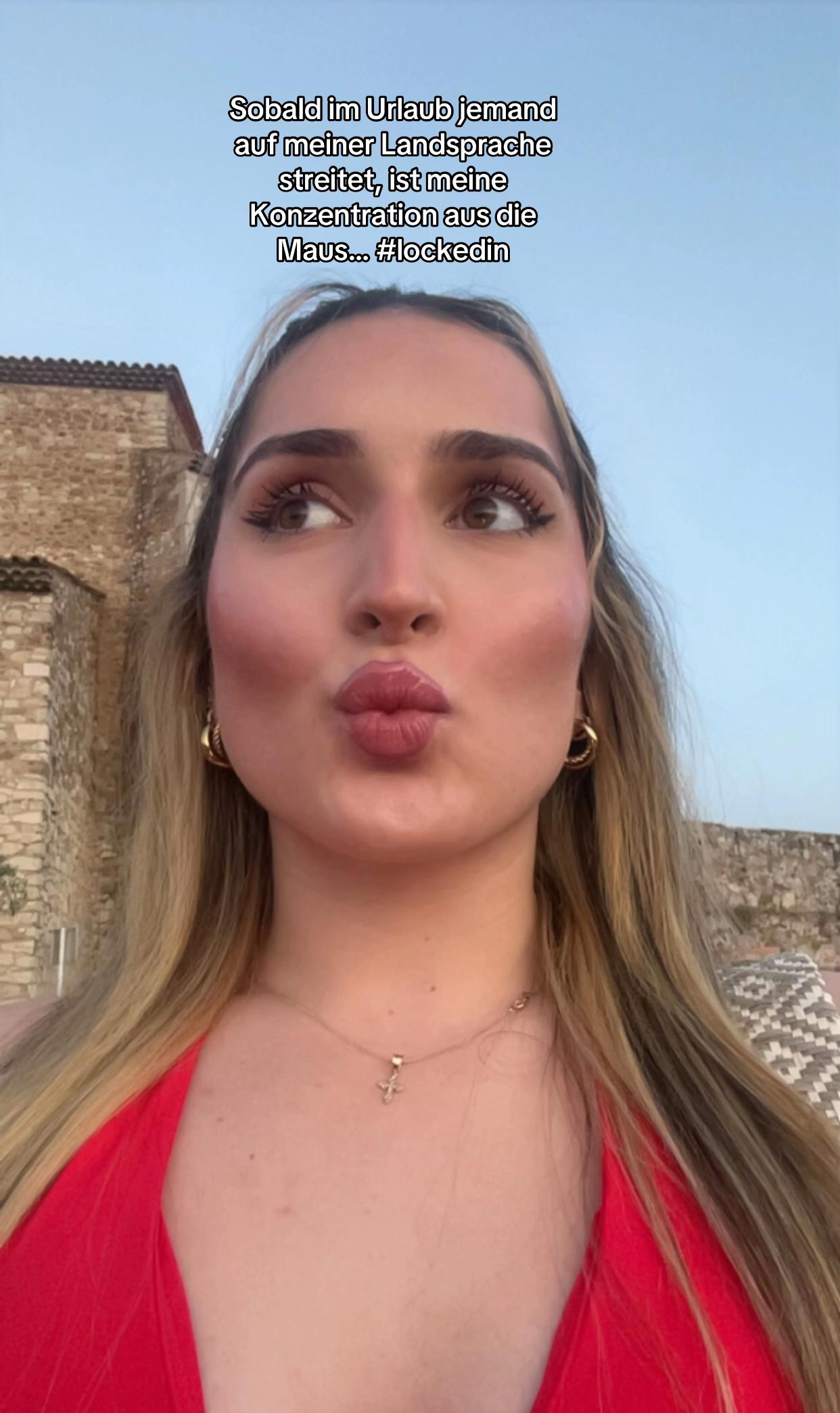 @Alexandra-Maria:)