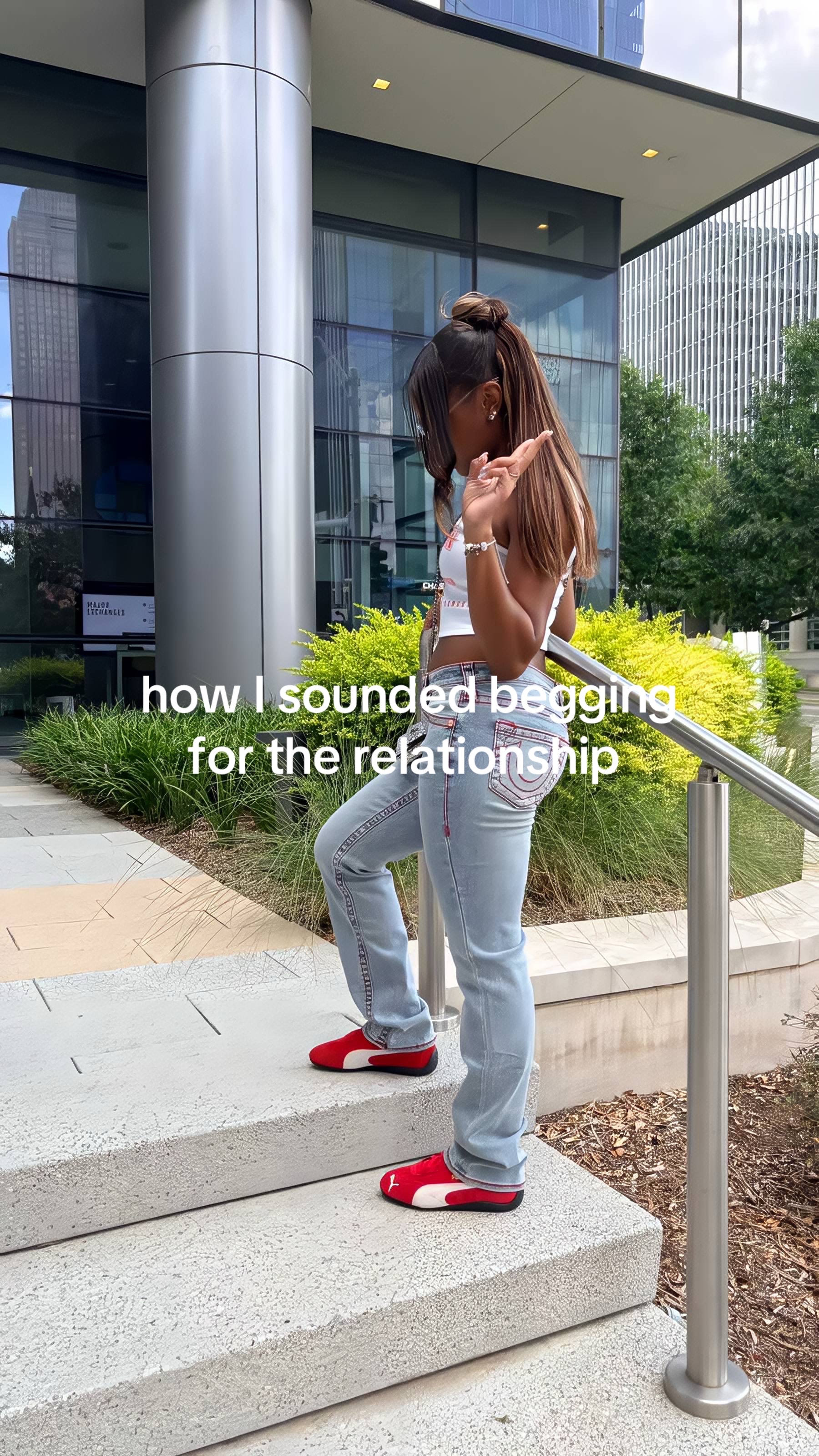 @⃟
