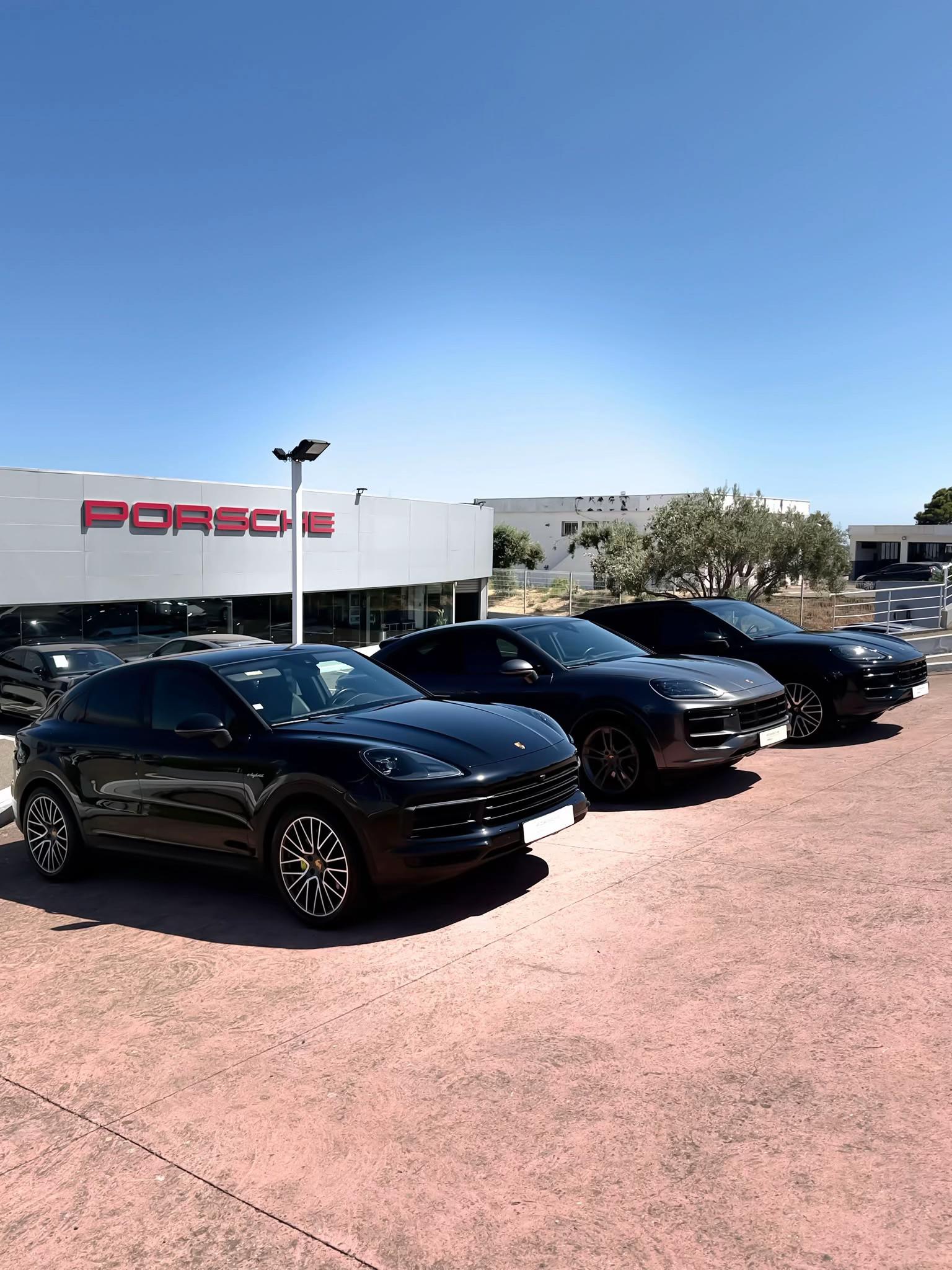 @Centre Porsche Bastia