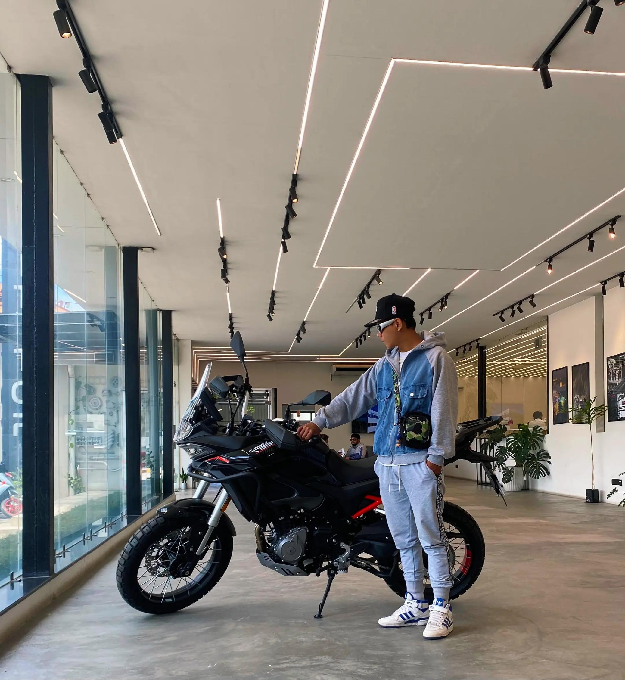 @LOOKEND