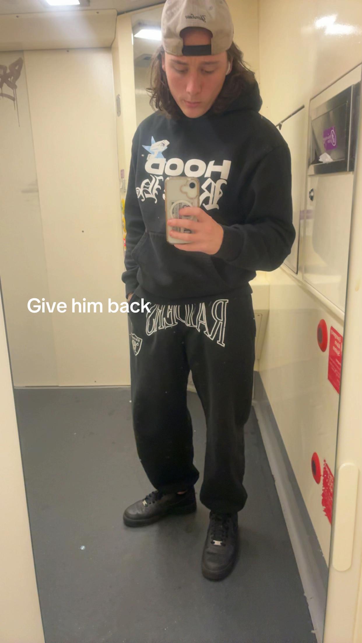 @️