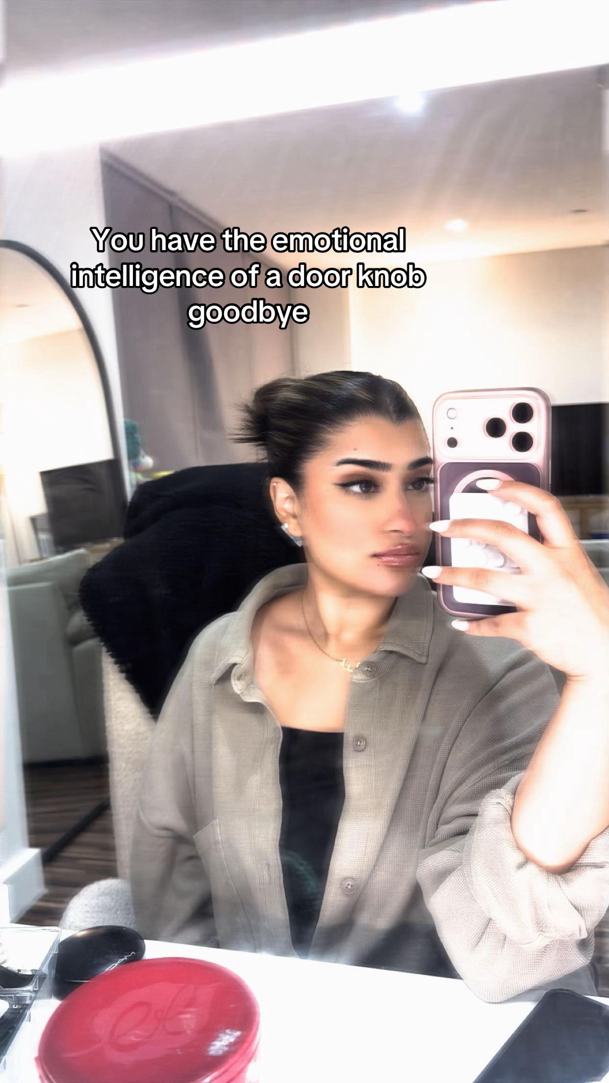 @Amna🐬