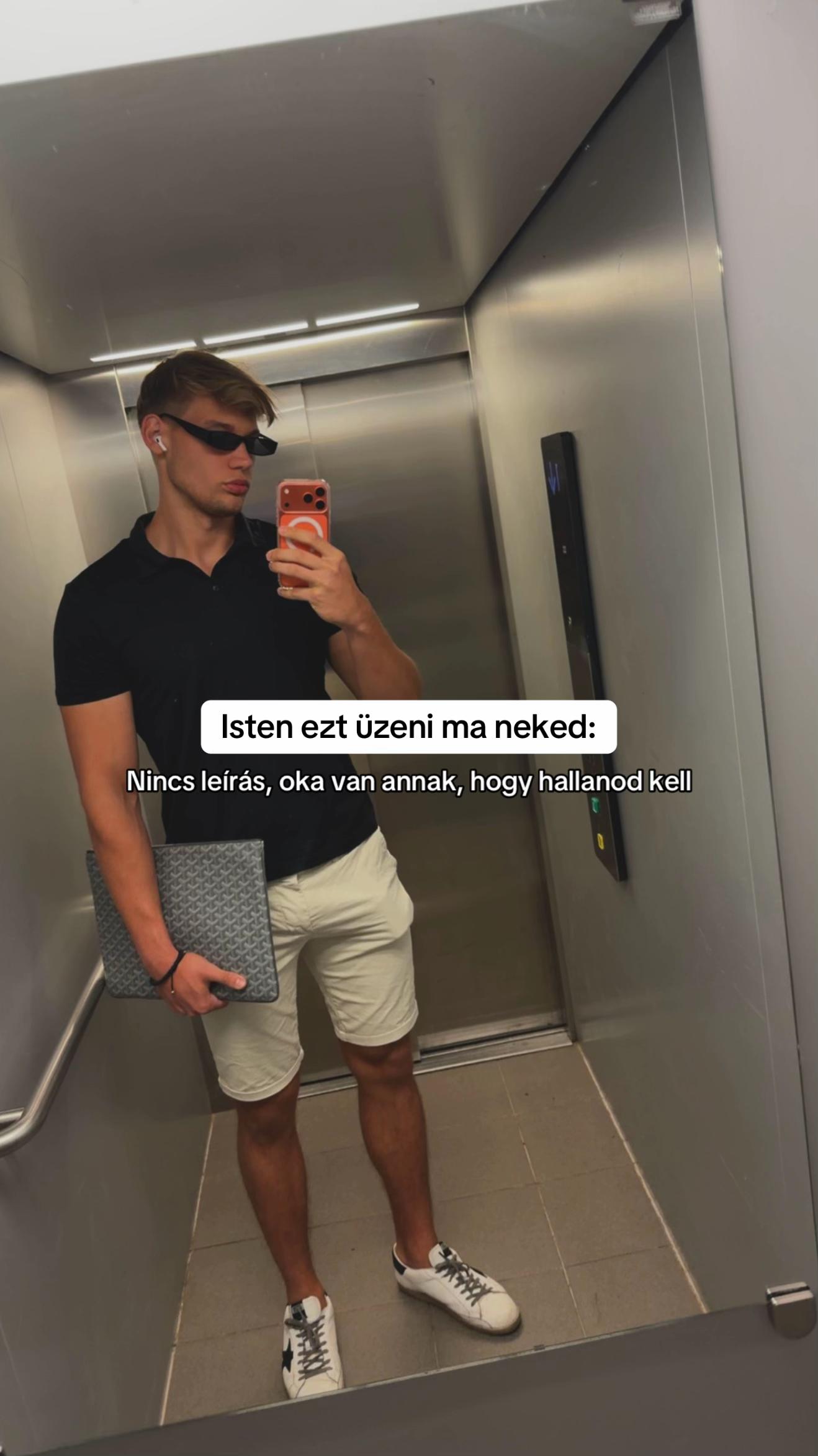 @Moln&aacute;r Andr&aacute;s