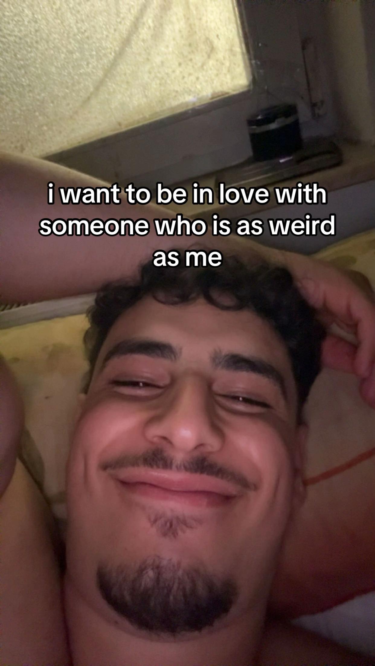 @(MO)