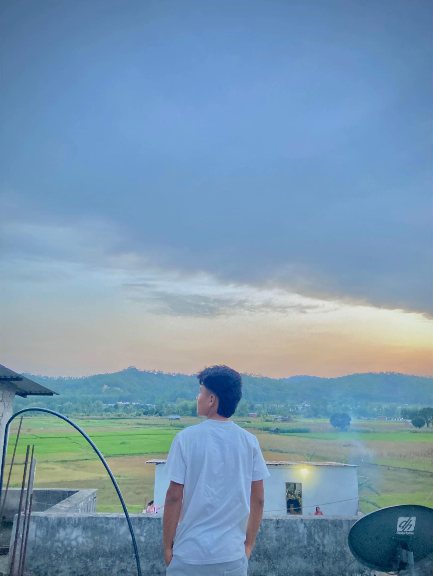 @Mr.Umesh  🌪️⚡🌧️