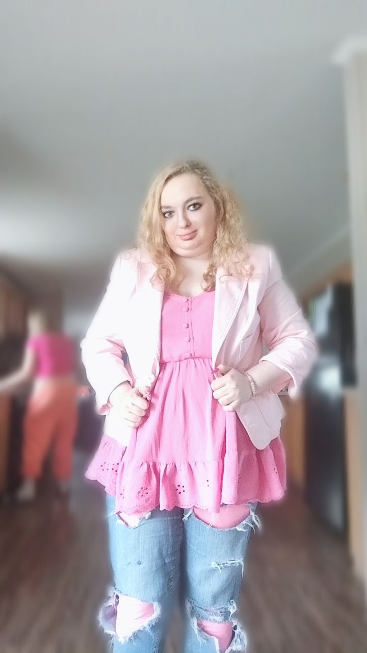 @LucyThiel.