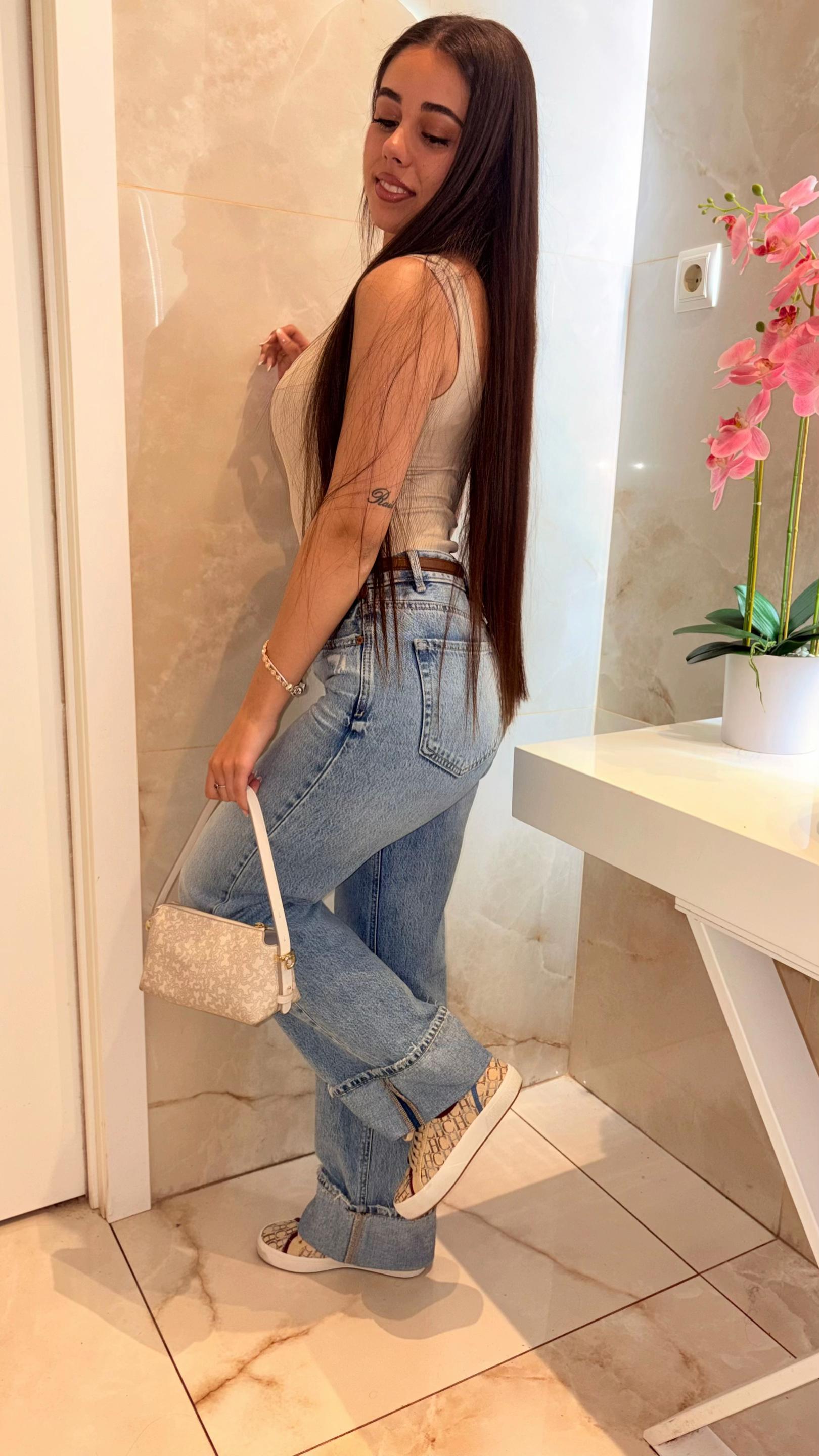 @Danielaa