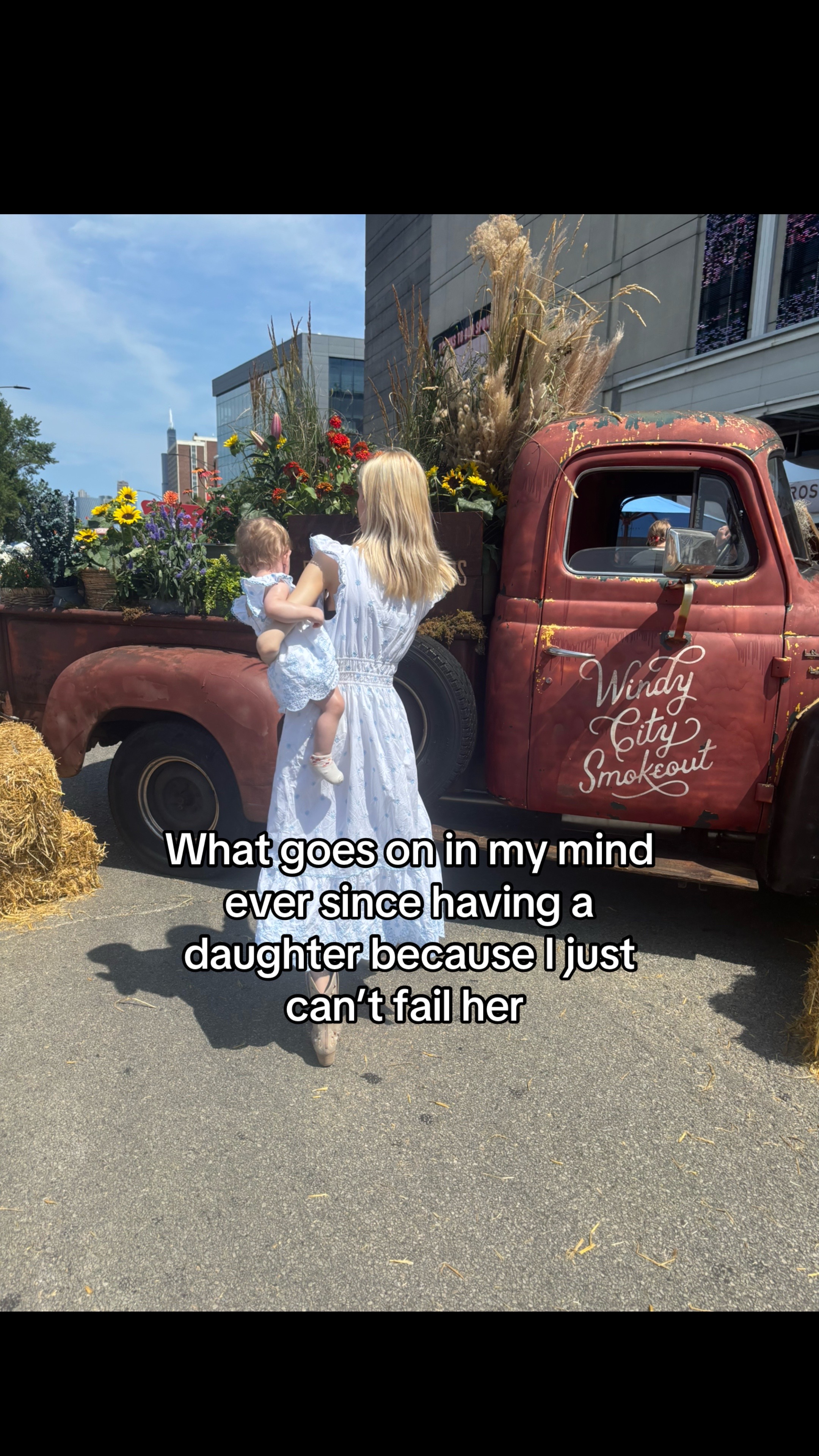 @Jessenia • Girl Mama