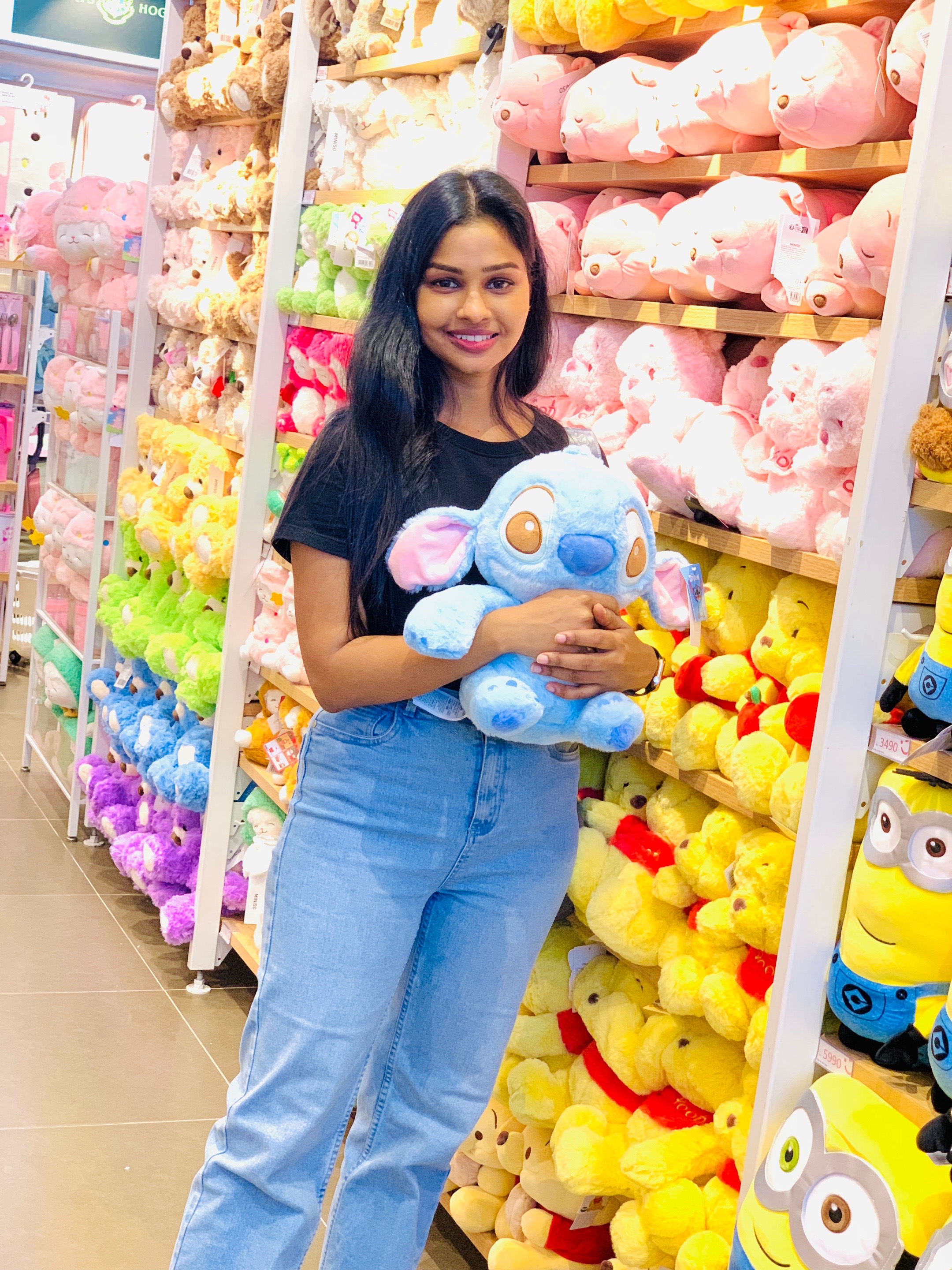 @𝗥𝗮𝘃𝗲𝗲𝘀𝗵𝗮 🦋