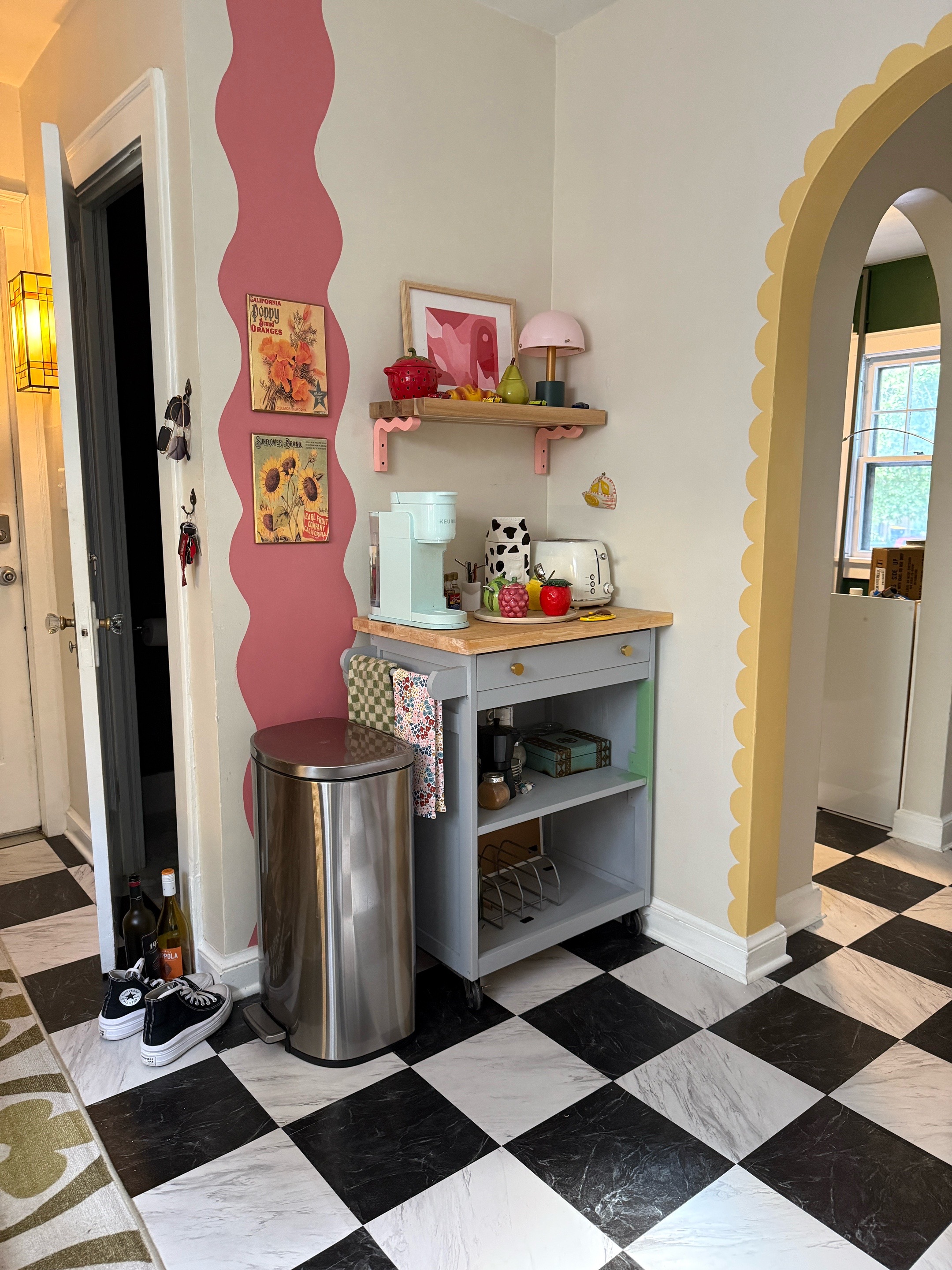 @nicole 🪩 colorful home