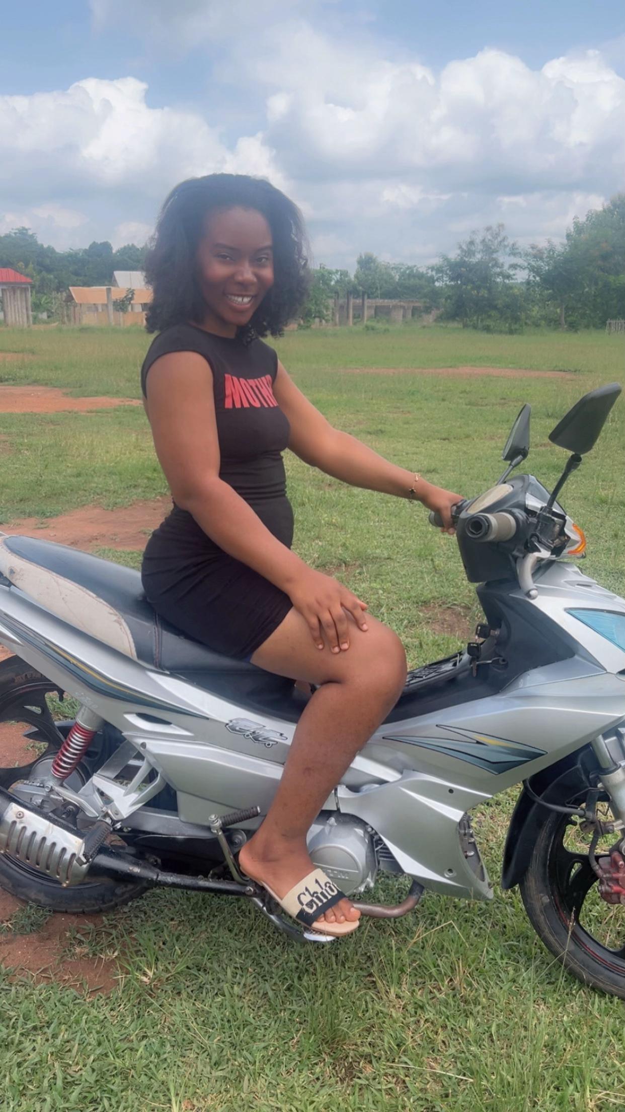 @Akua papabi302