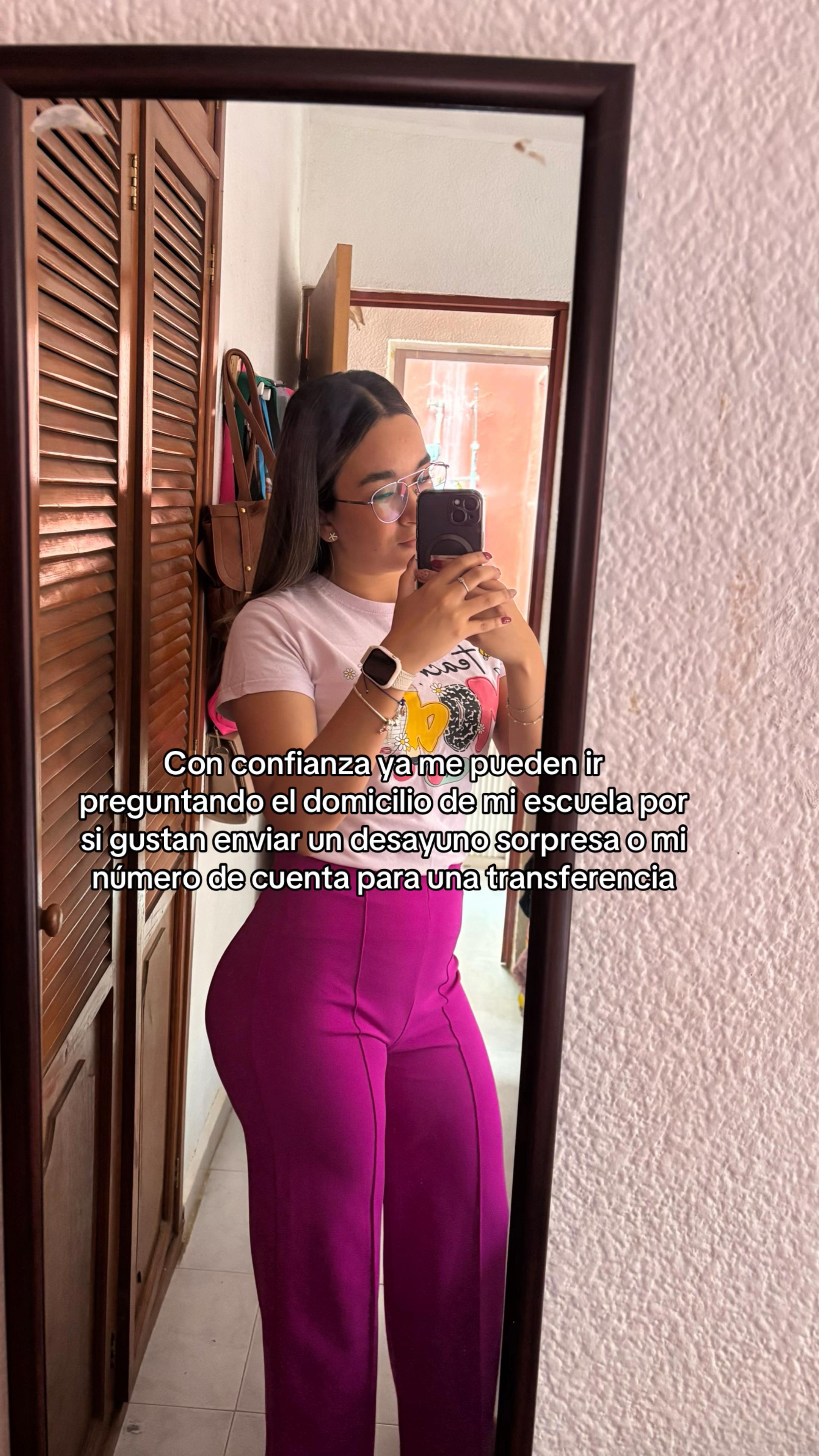 @Lilia Castillo 🌻🌈🍎🖍️