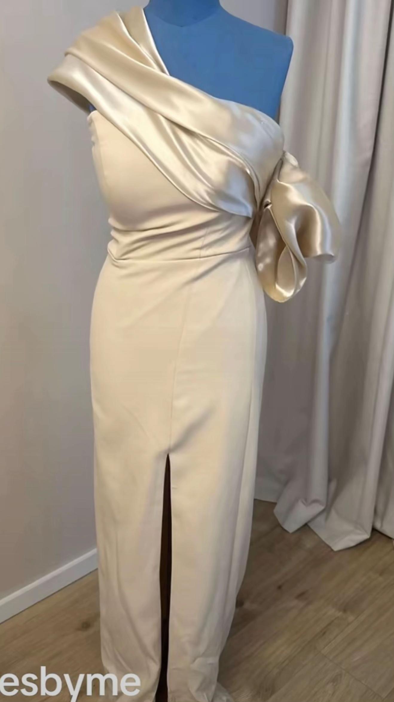 @dressesbymeliya