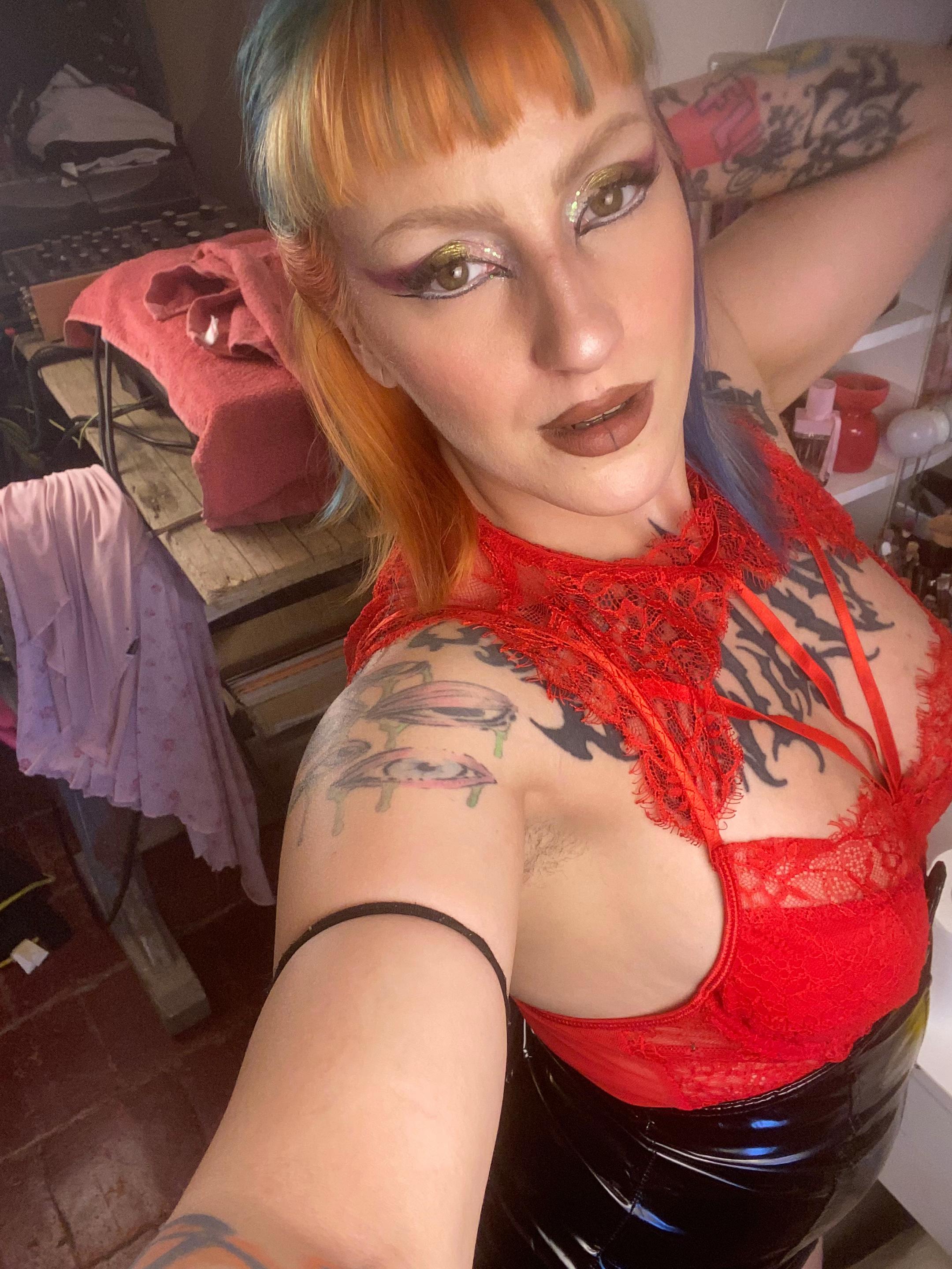 @Velenosa 👠🦂