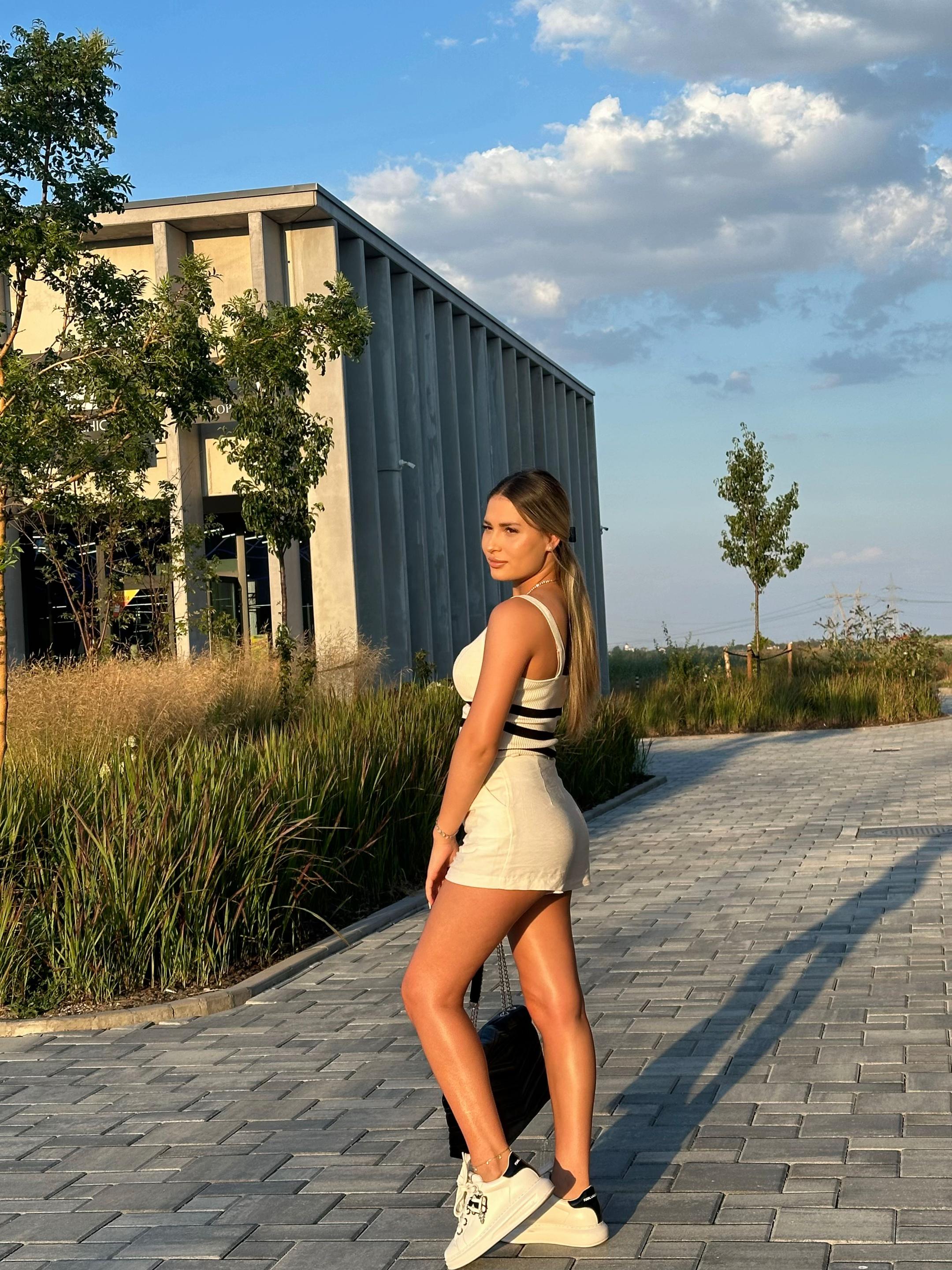 @__aaandreeaa