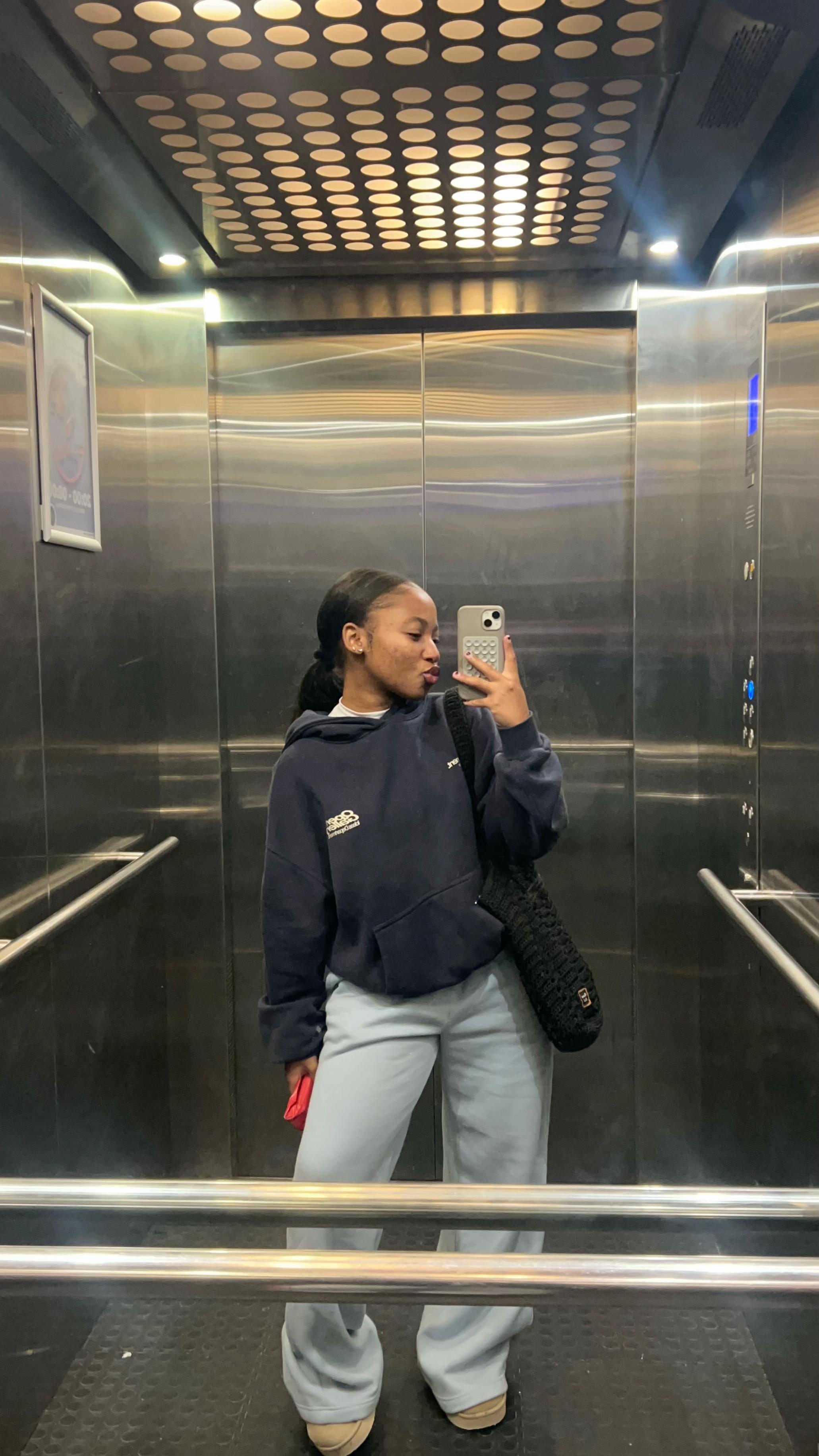 @KM