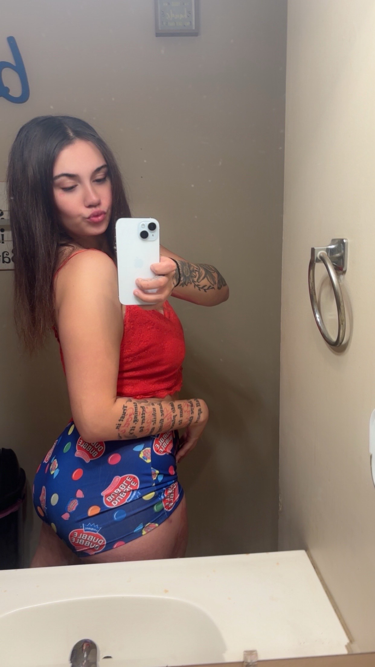 @Wh0s.lay