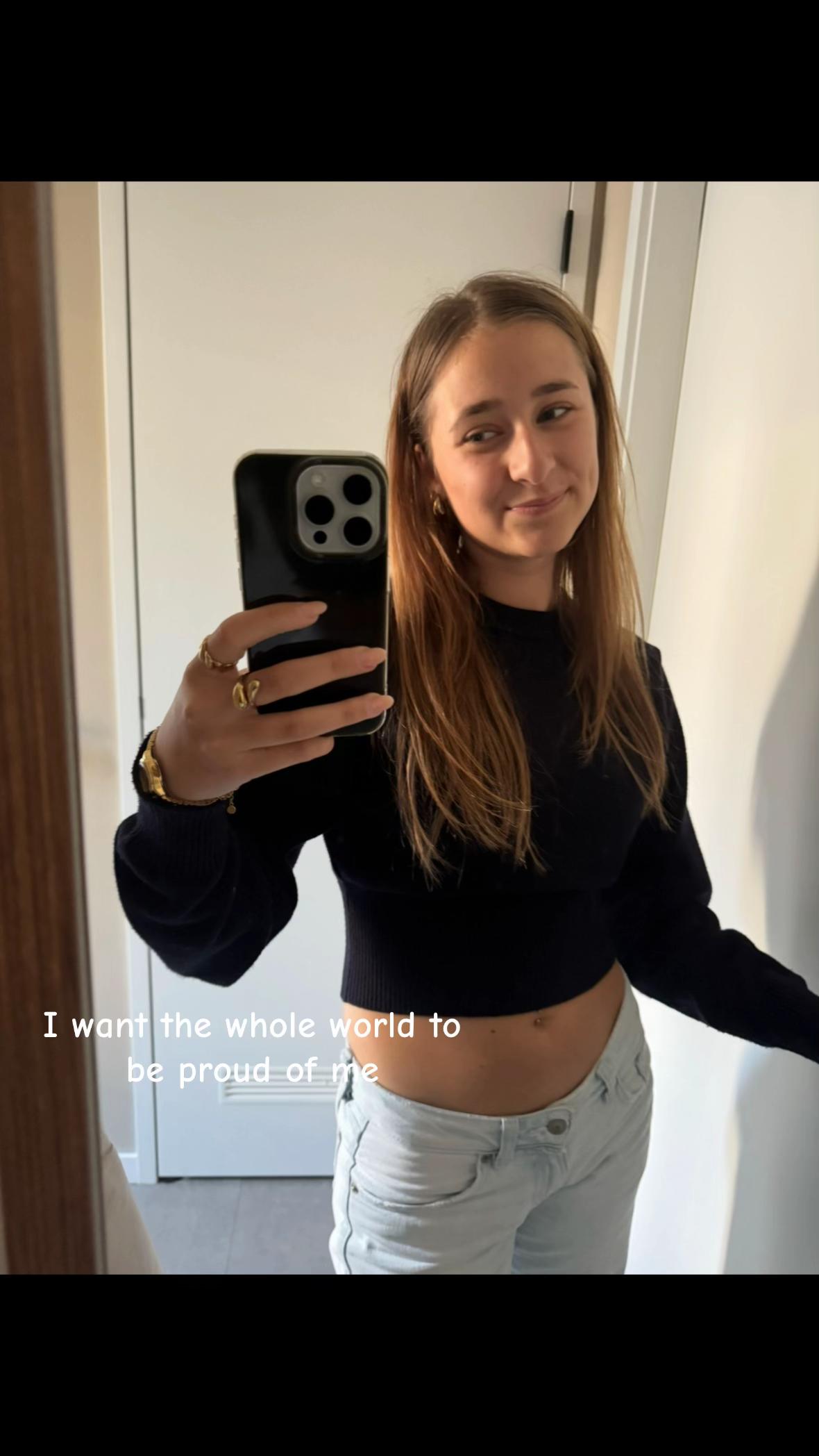 @𝙴