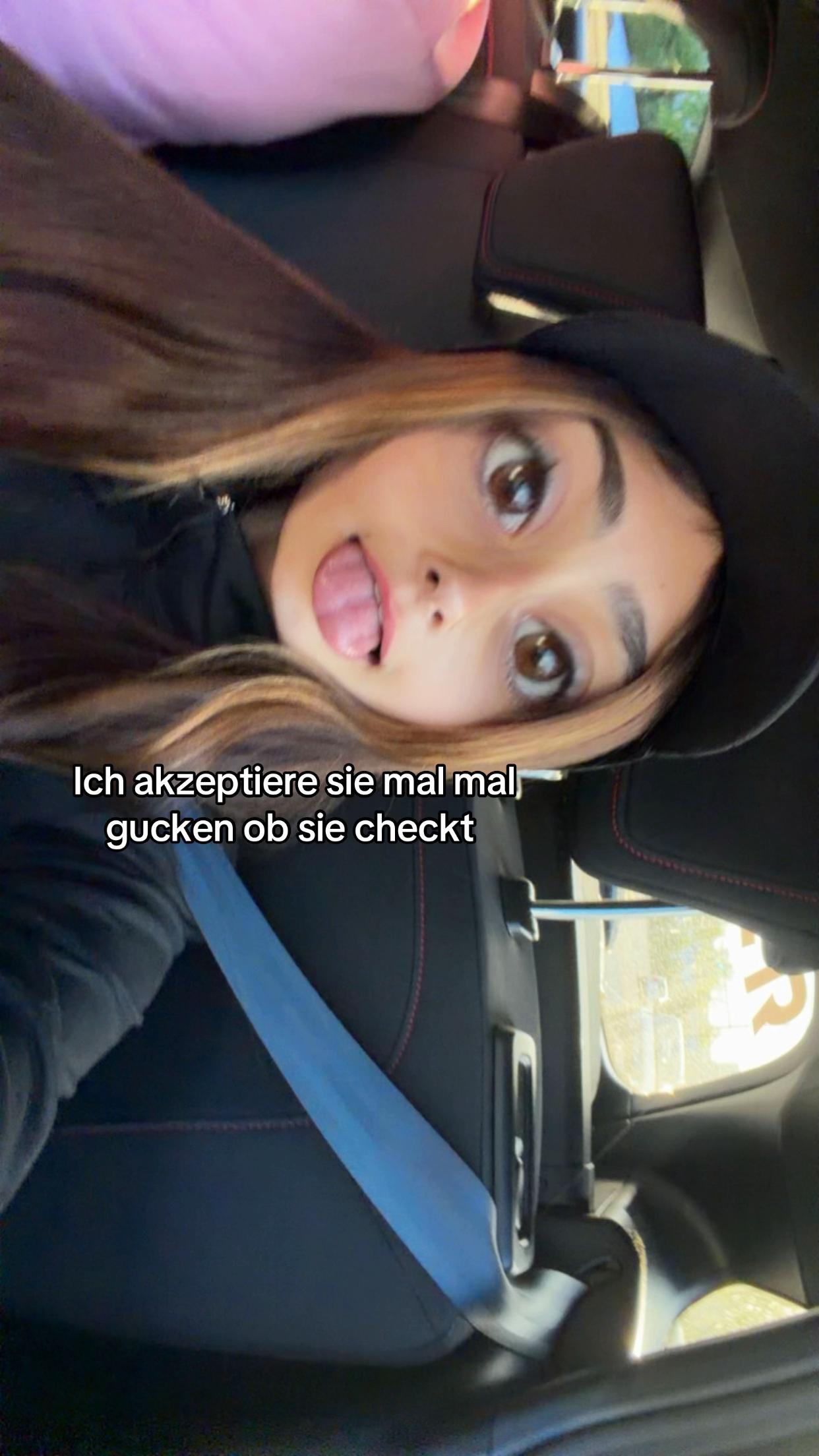 @🎭