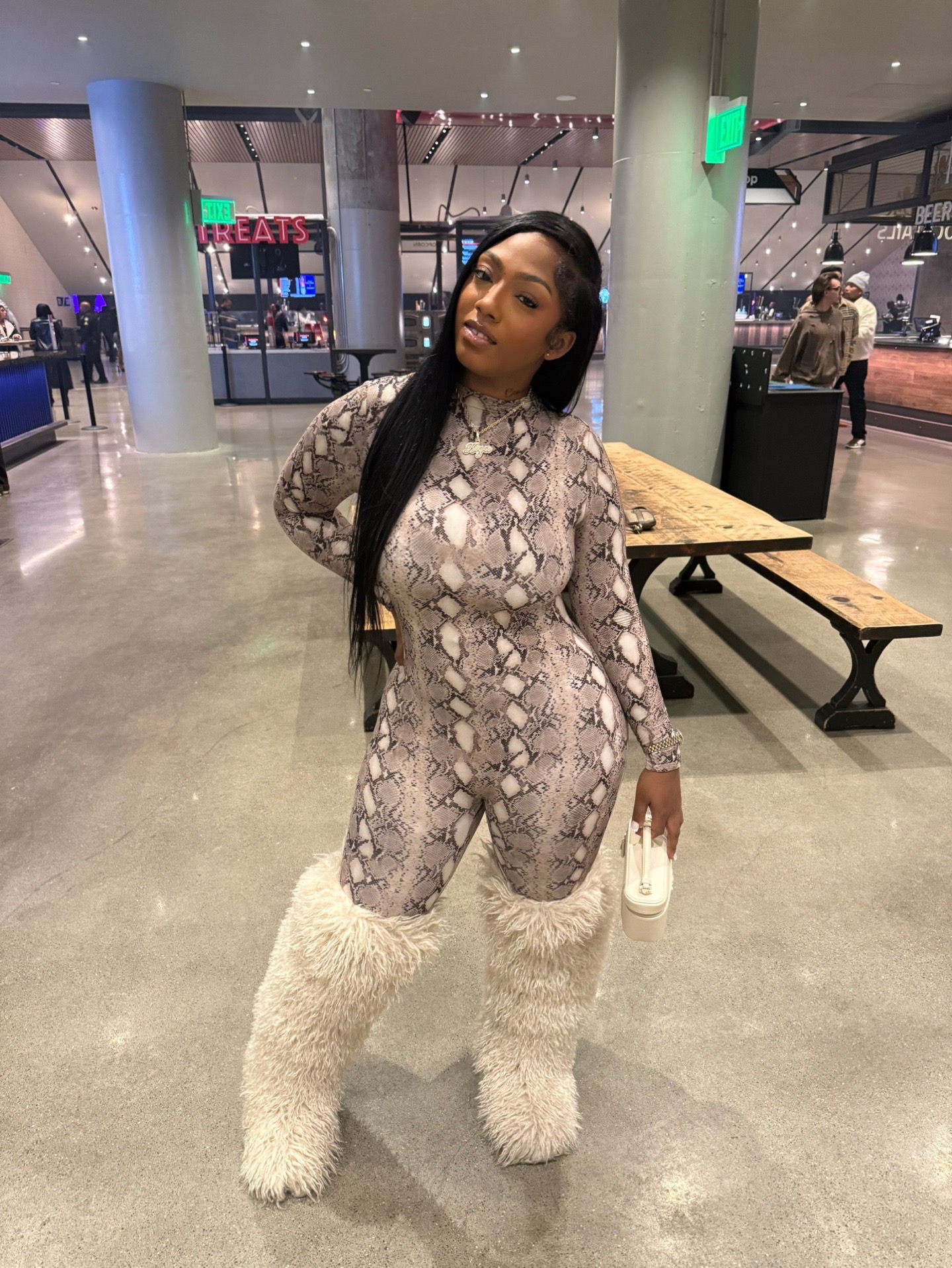 @shakiya
