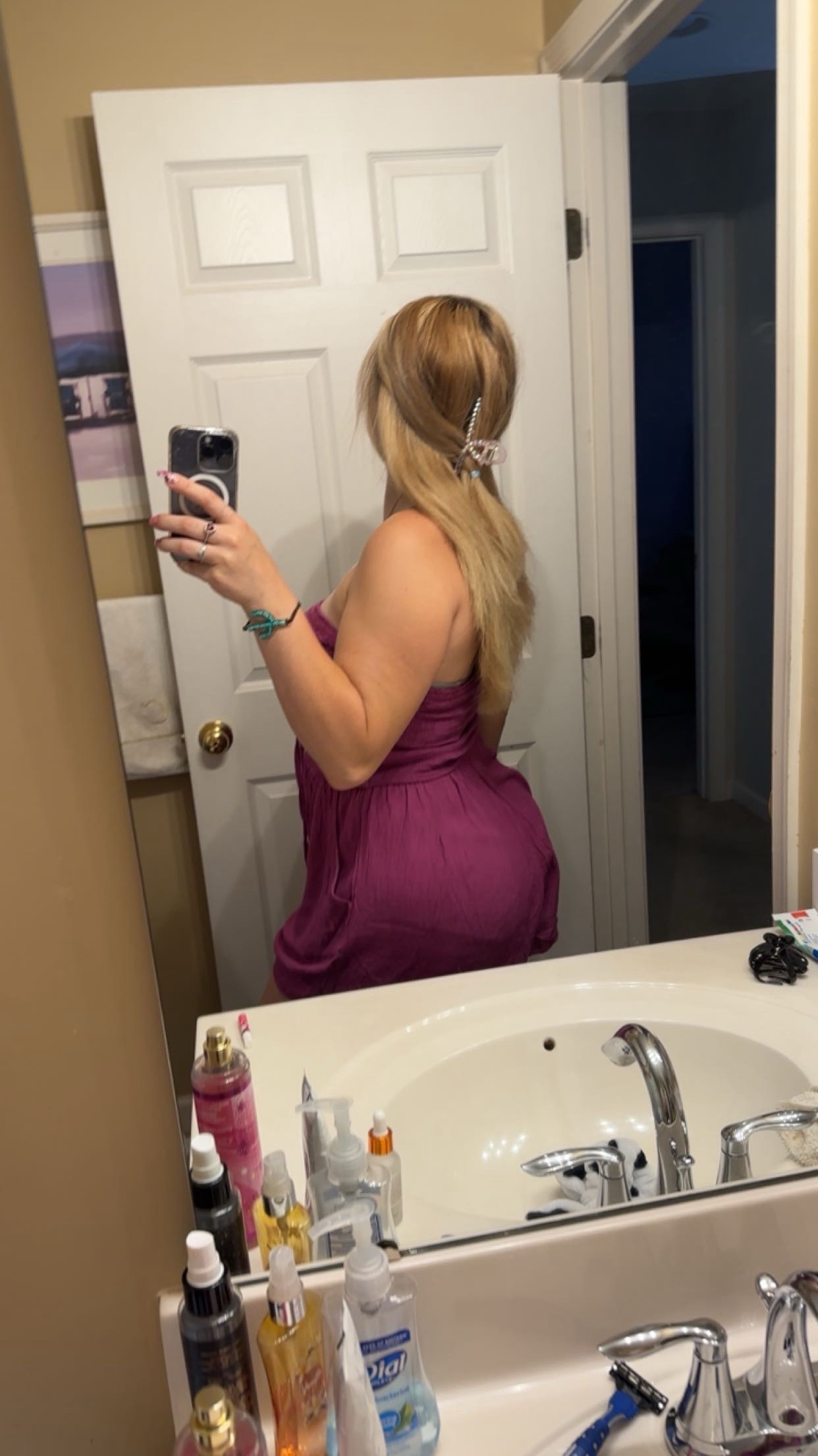 @dcomins26