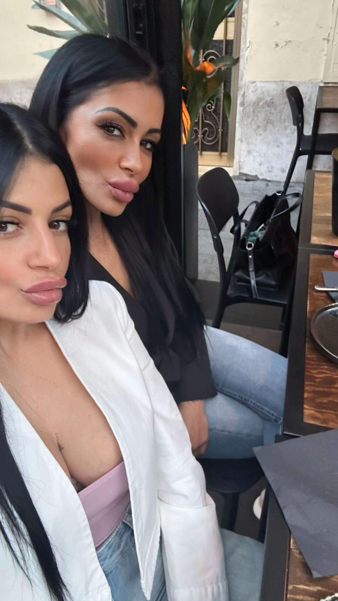 @VS.