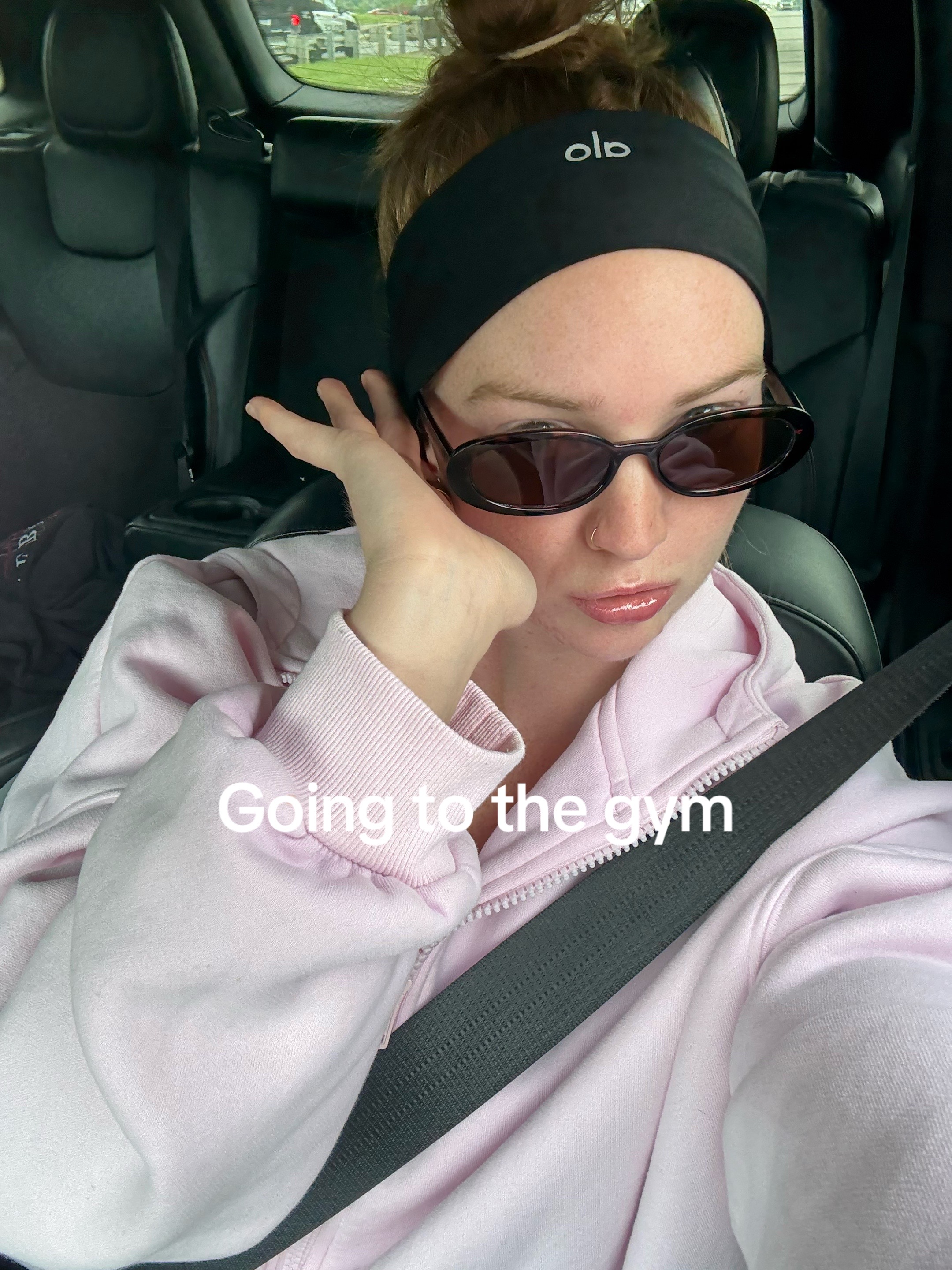 @👩🏼🦰