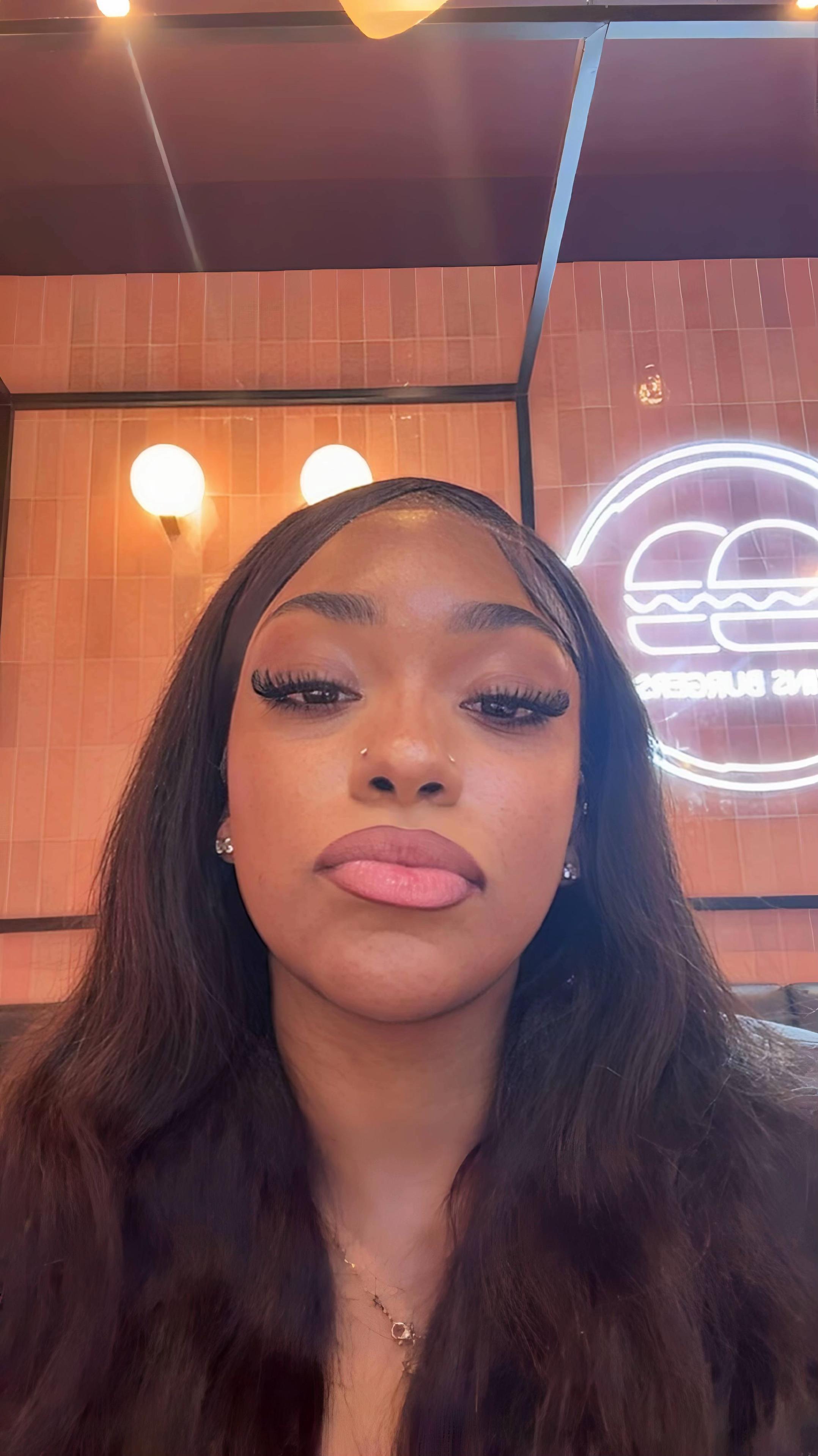 @𝒜𝓃𝒶𝒾𝓈
