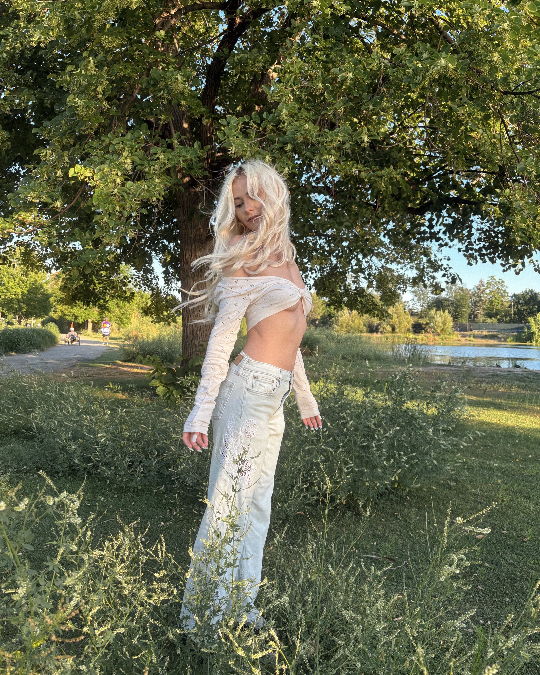 @loveydoveyolivia