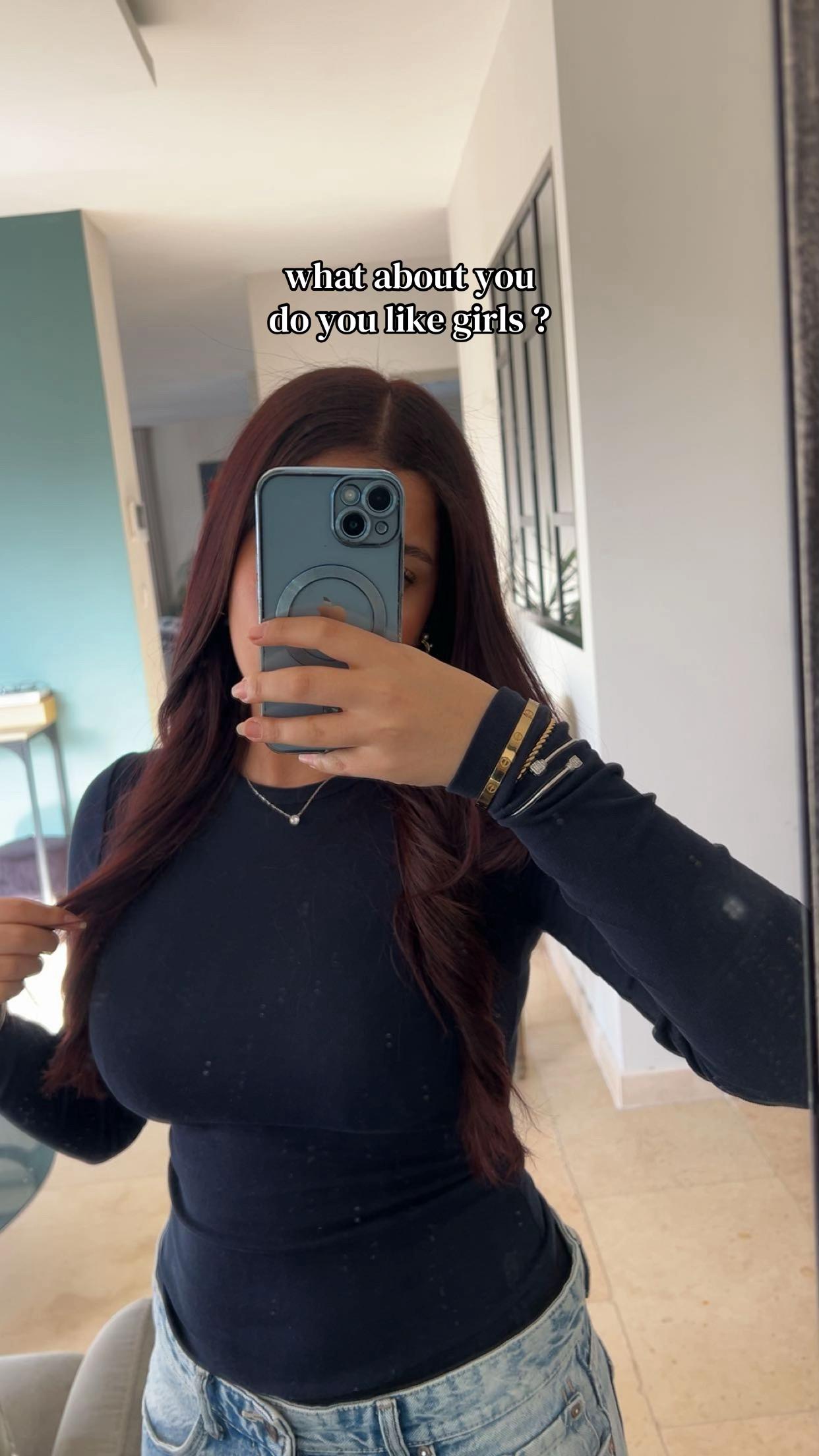 @￴