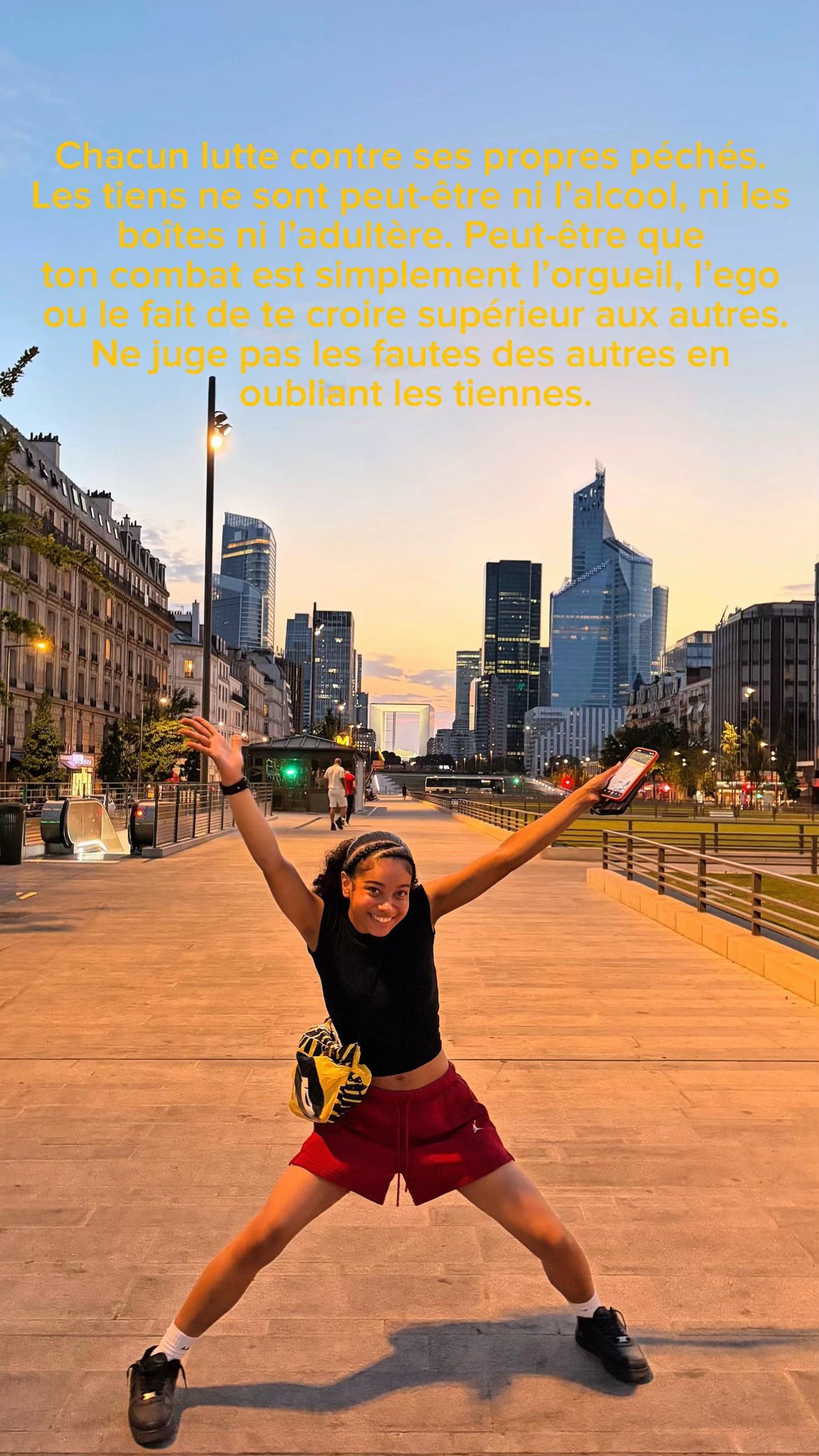 @emi'🚶🏽&zwj;♀️
