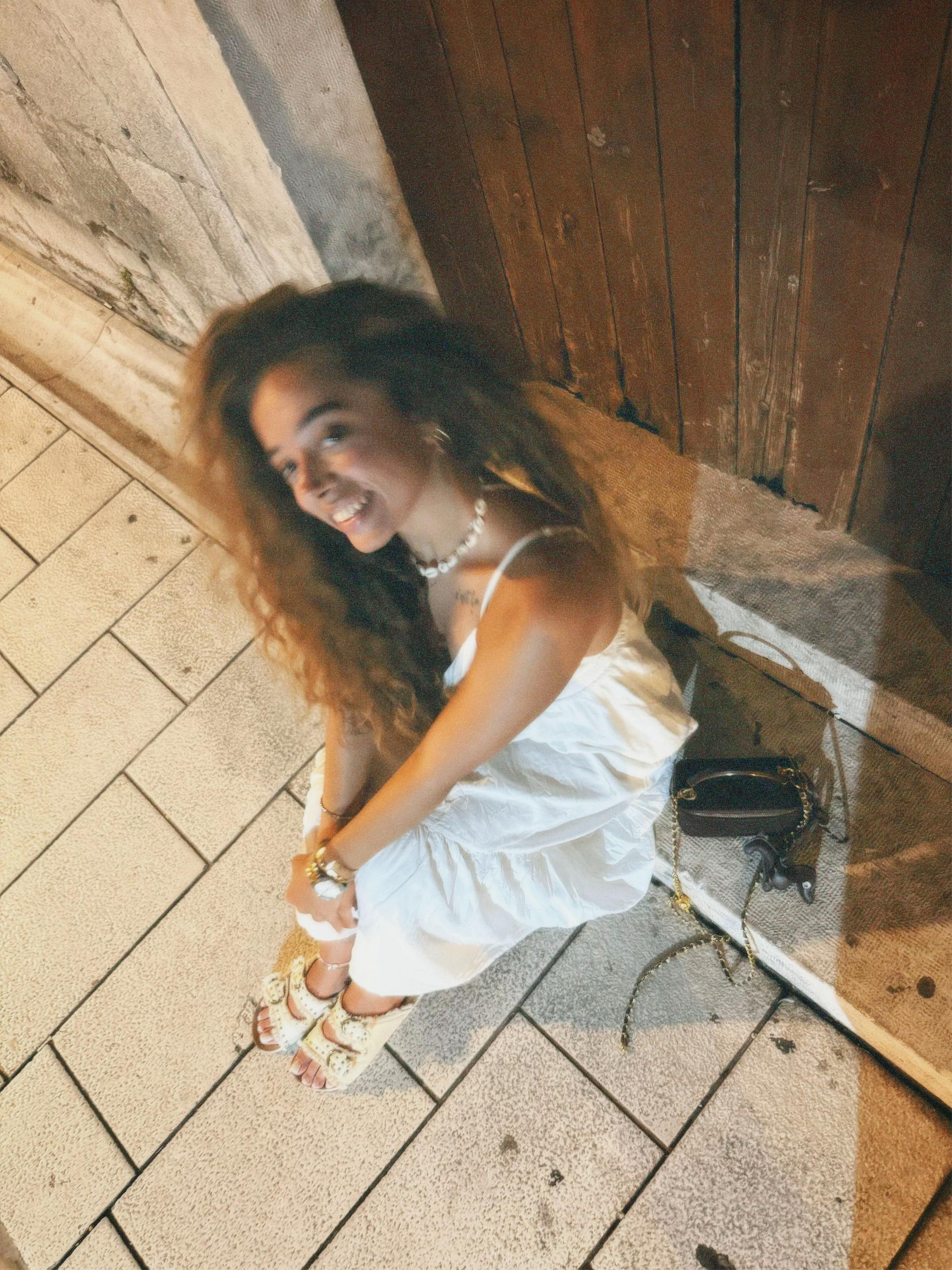 @latinee