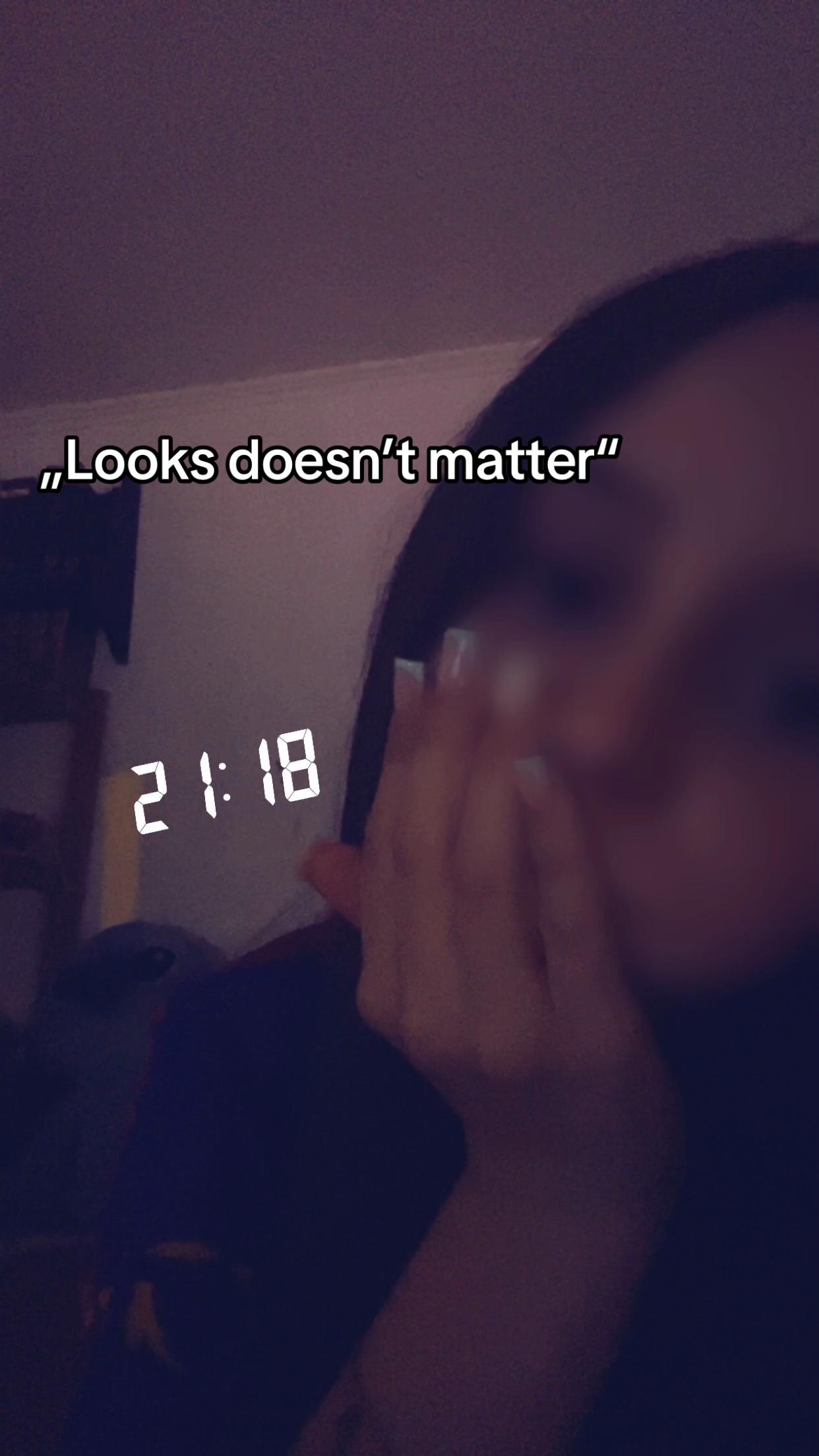 @𝒩